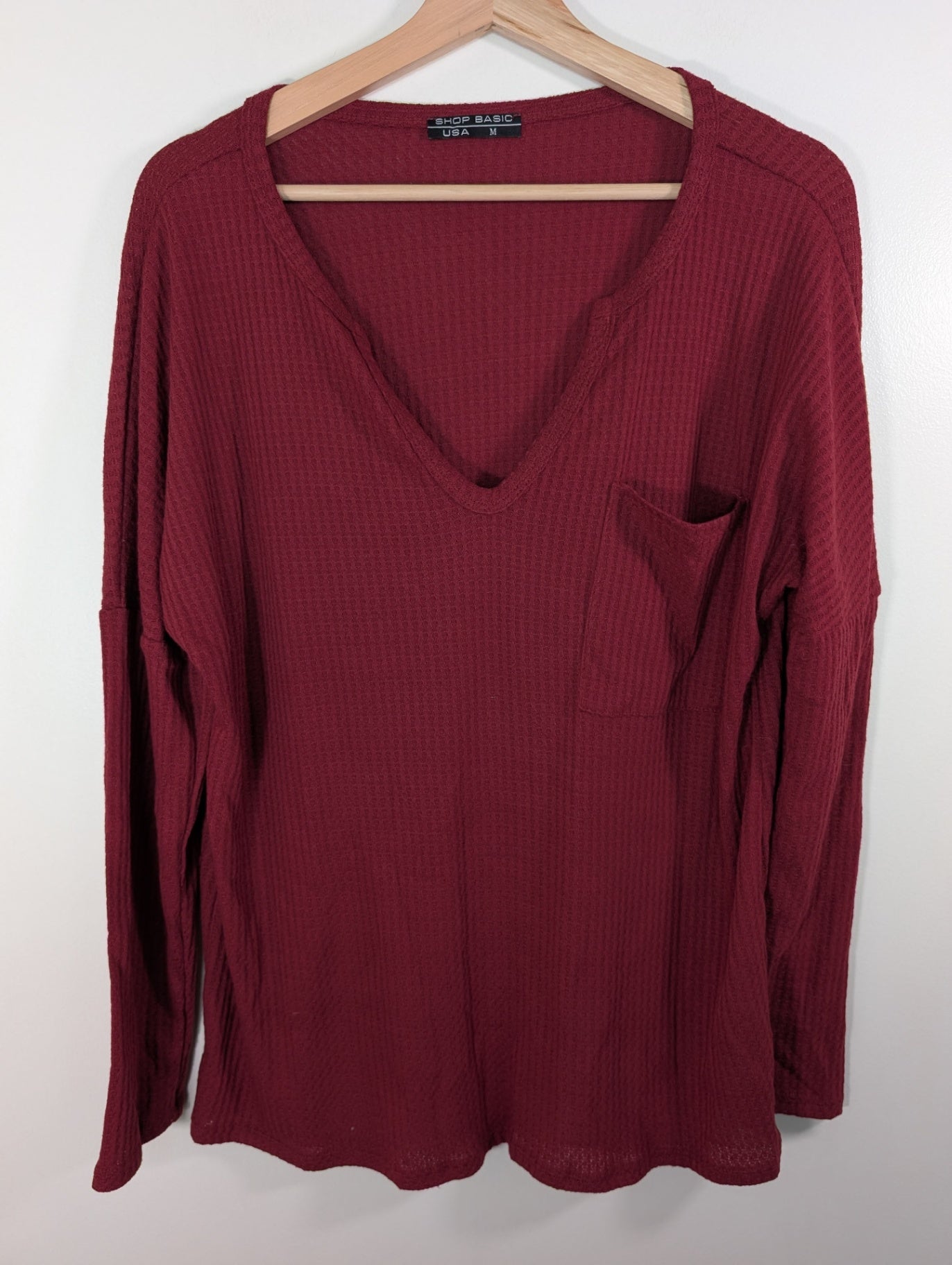 Shop Basic red sweater - M