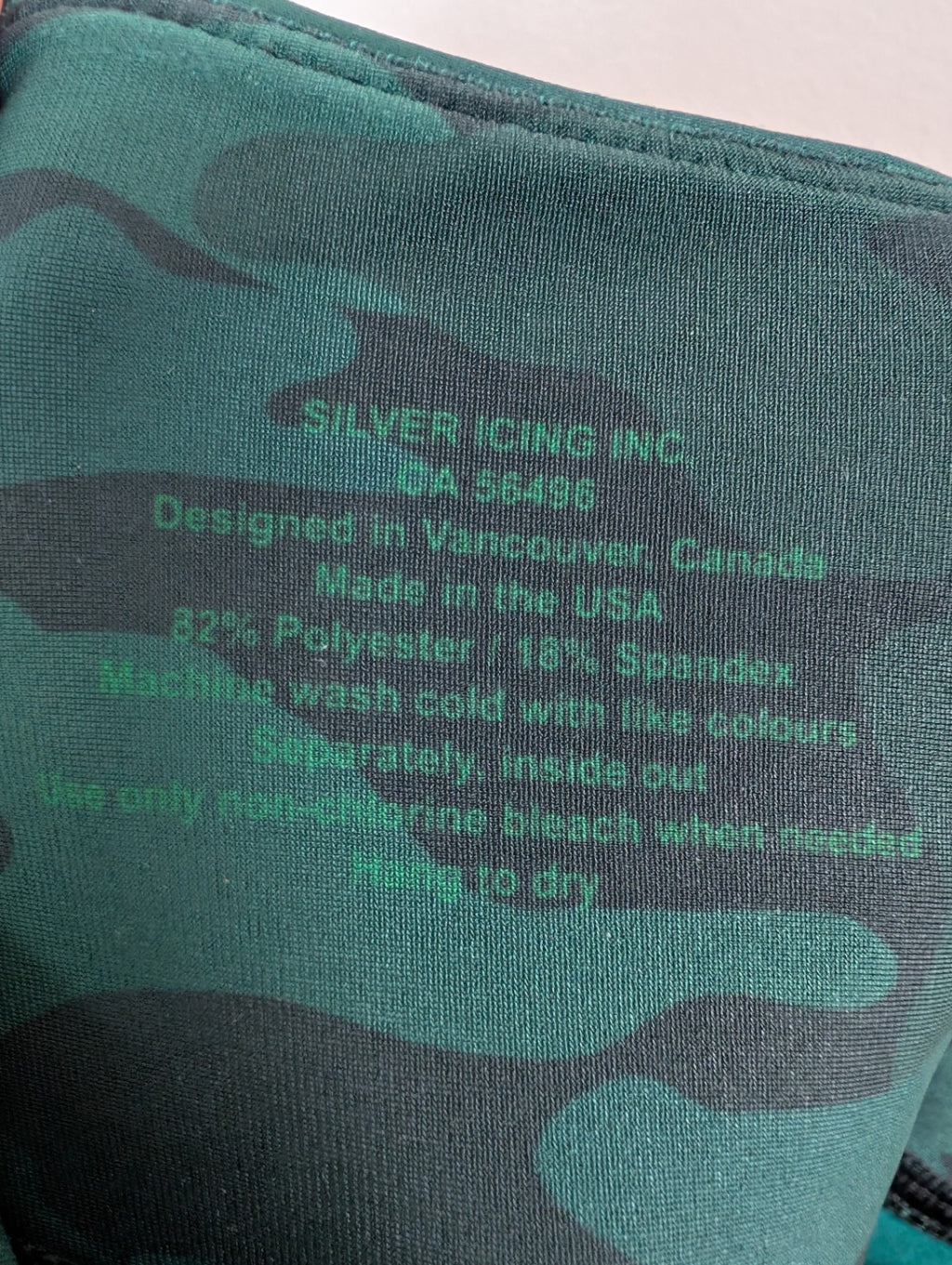 Silver Icing green camo leggings - M