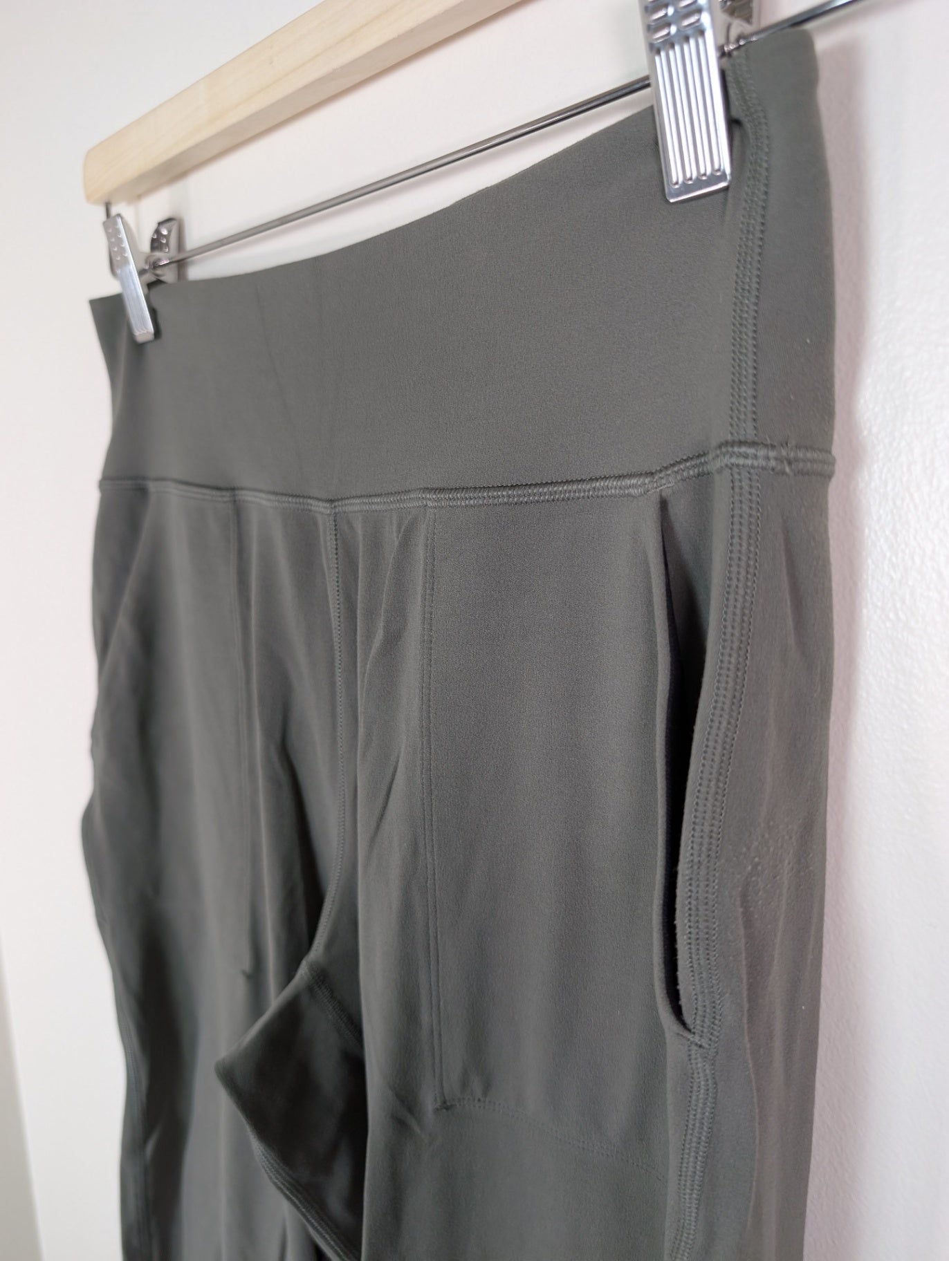 Lululemon green joggers - 6
