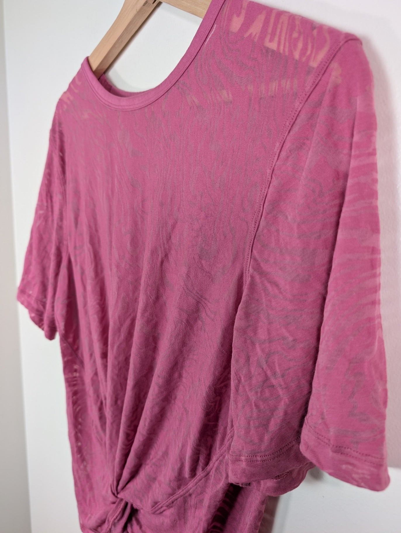 Lululemon crescent tee - Appears M