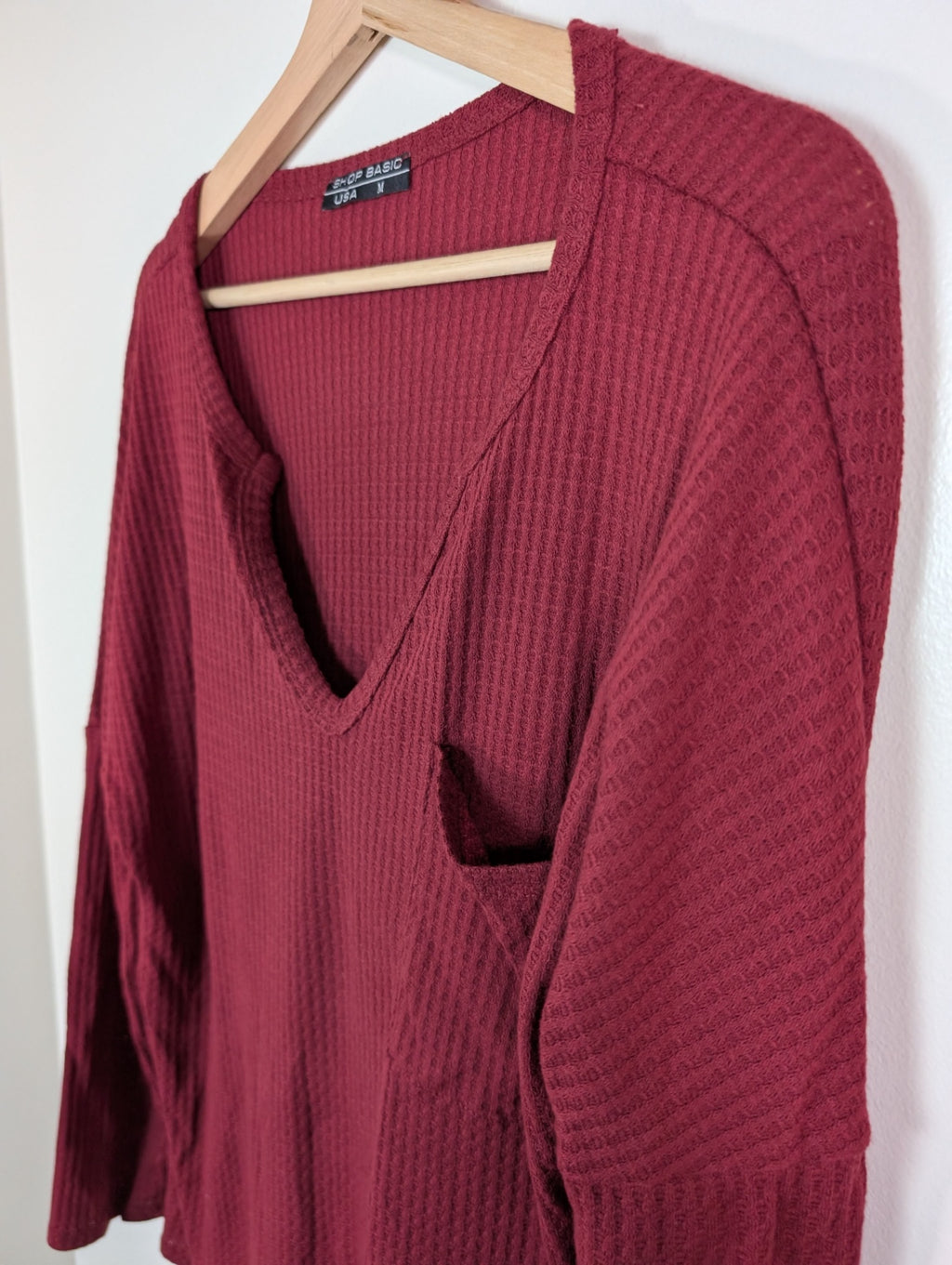 Shop Basic red sweater - M