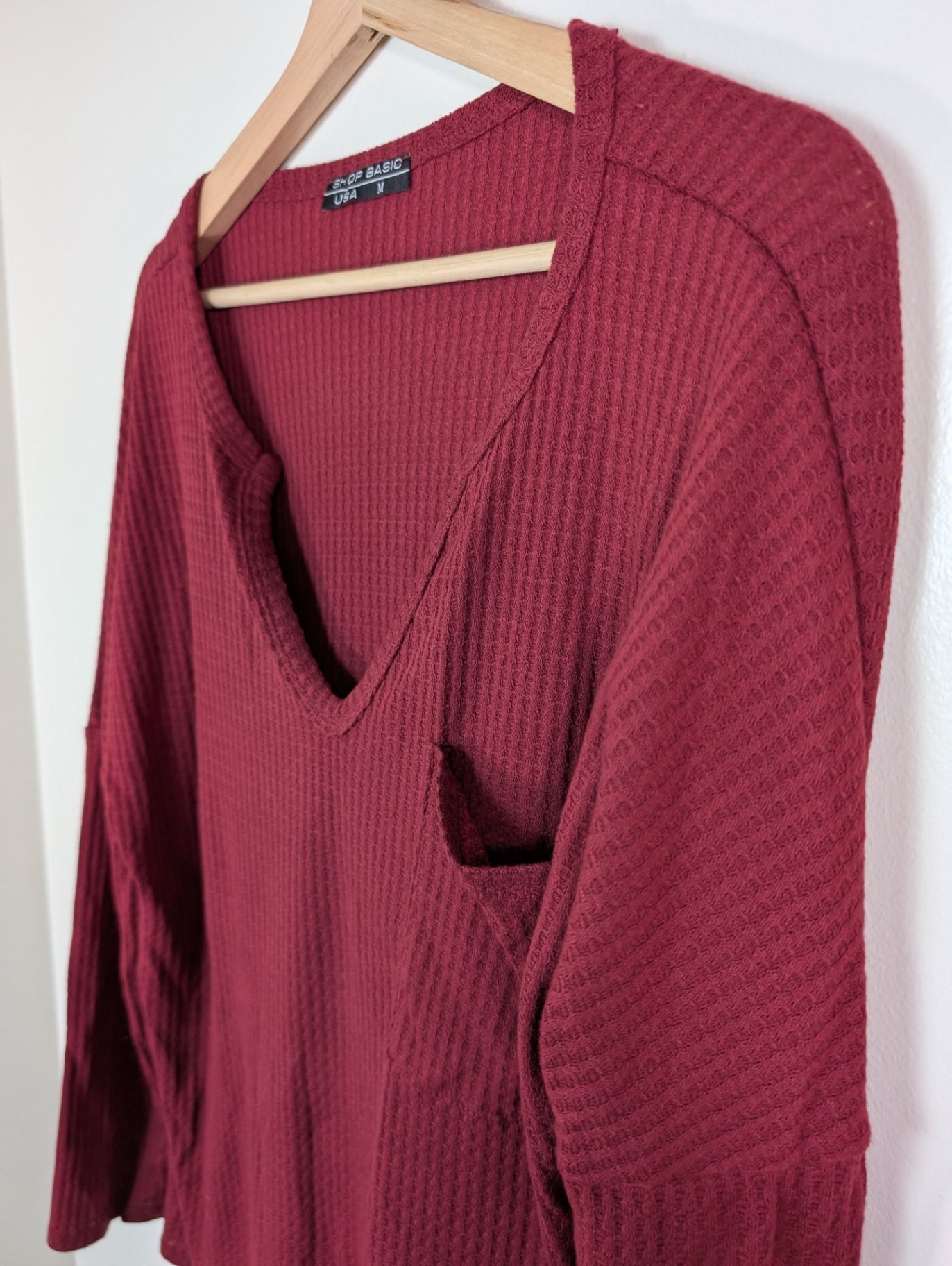 Shop Basic red sweater - M