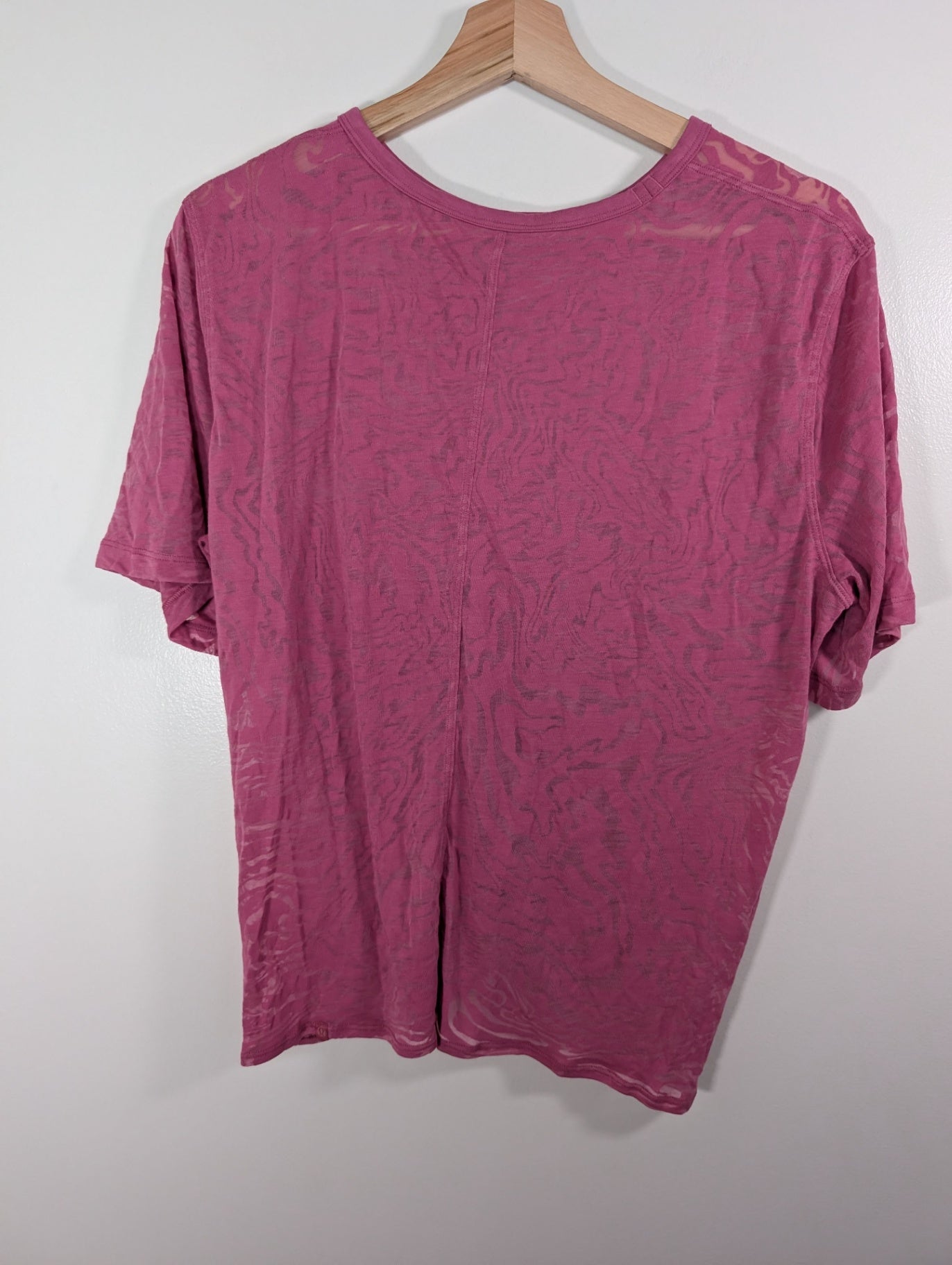 Lululemon crescent tee - Appears M