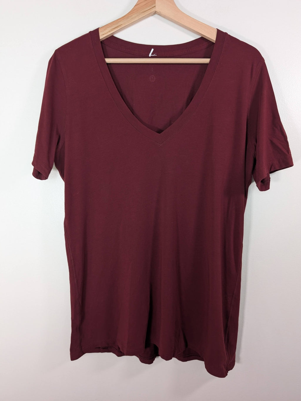 Lululemon red tee - Appears L