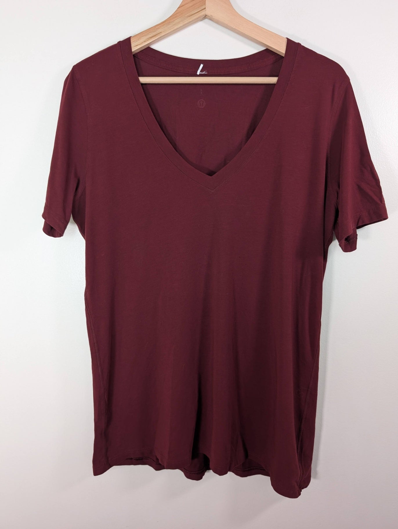 Lululemon red tee - Appears L