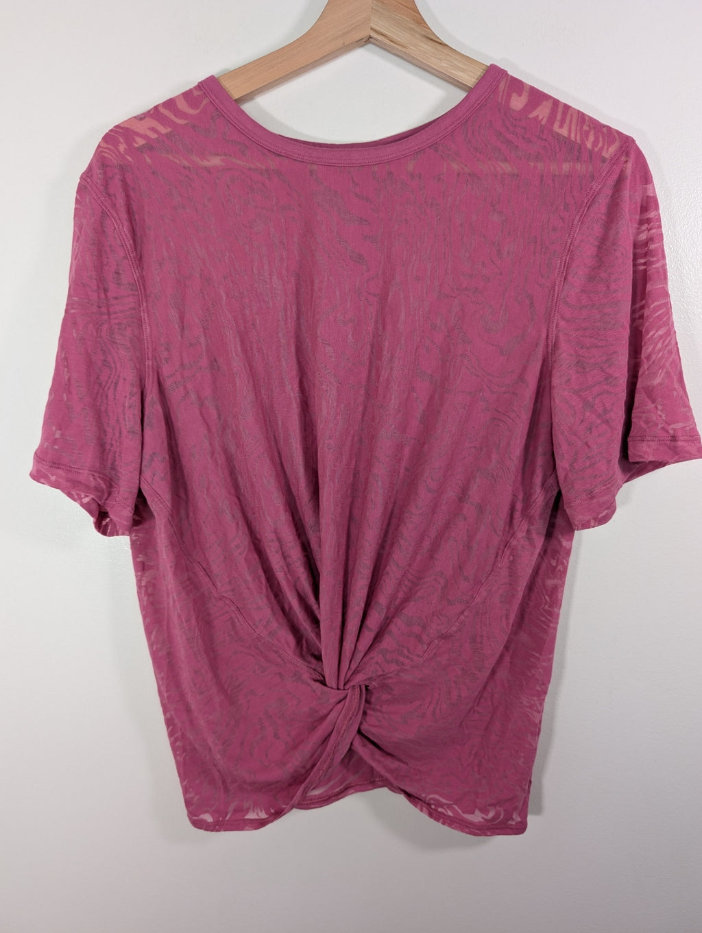 Lululemon crescent tee - Appears M