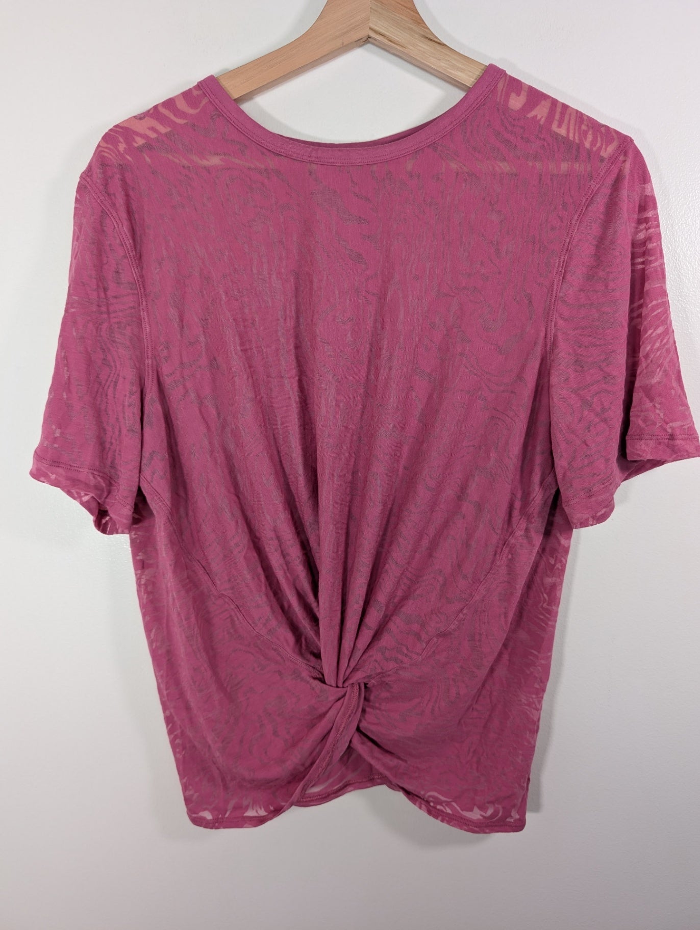 Lululemon crescent tee - Appears M