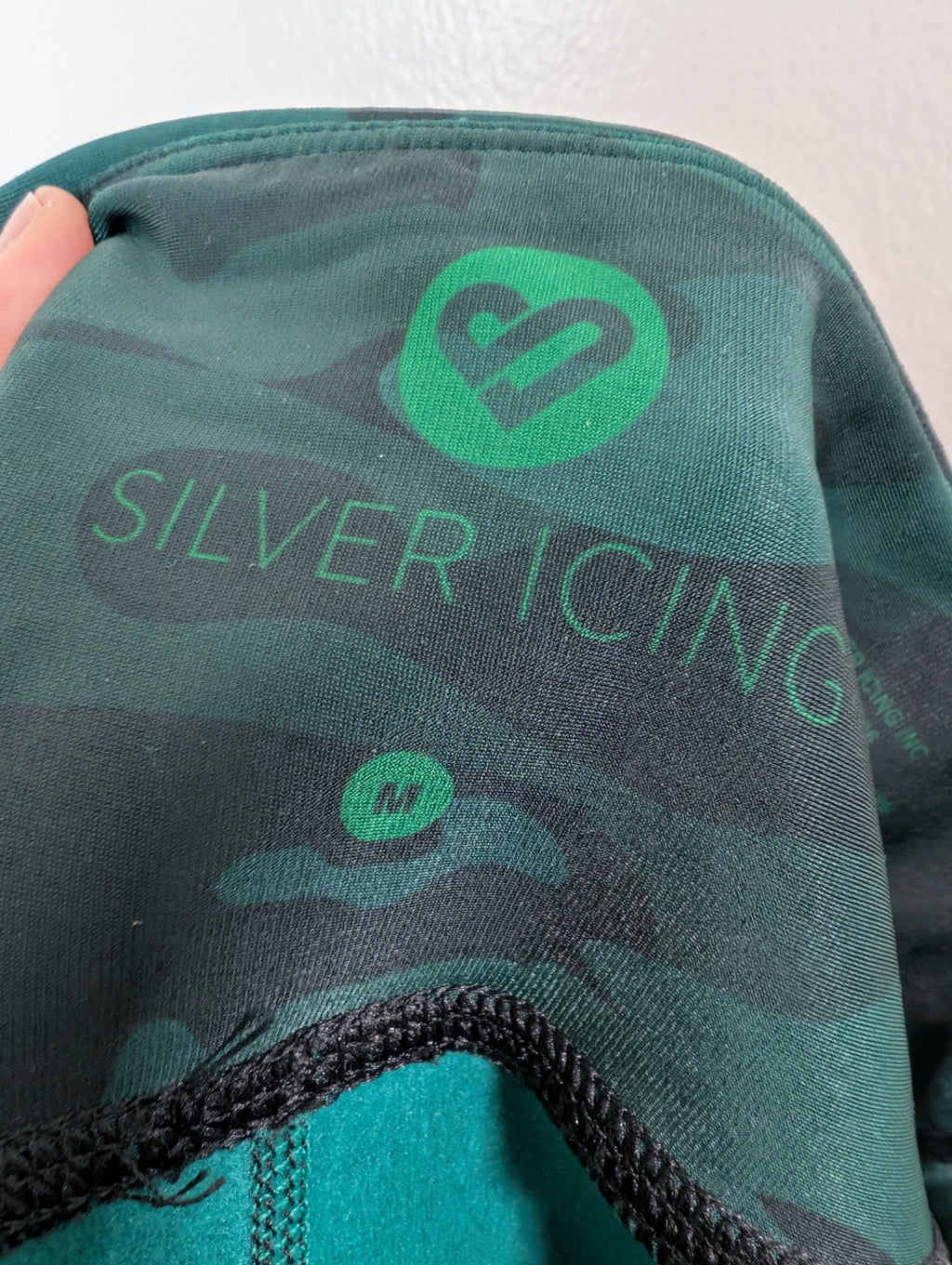 Silver Icing green camo leggings - M