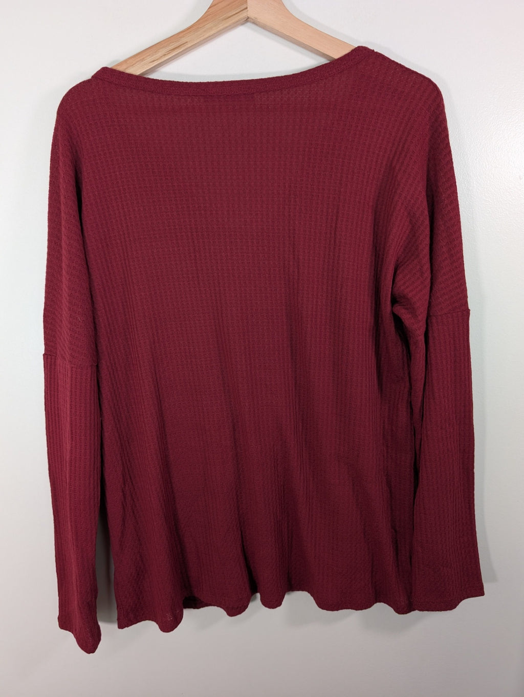 Shop Basic red sweater - M