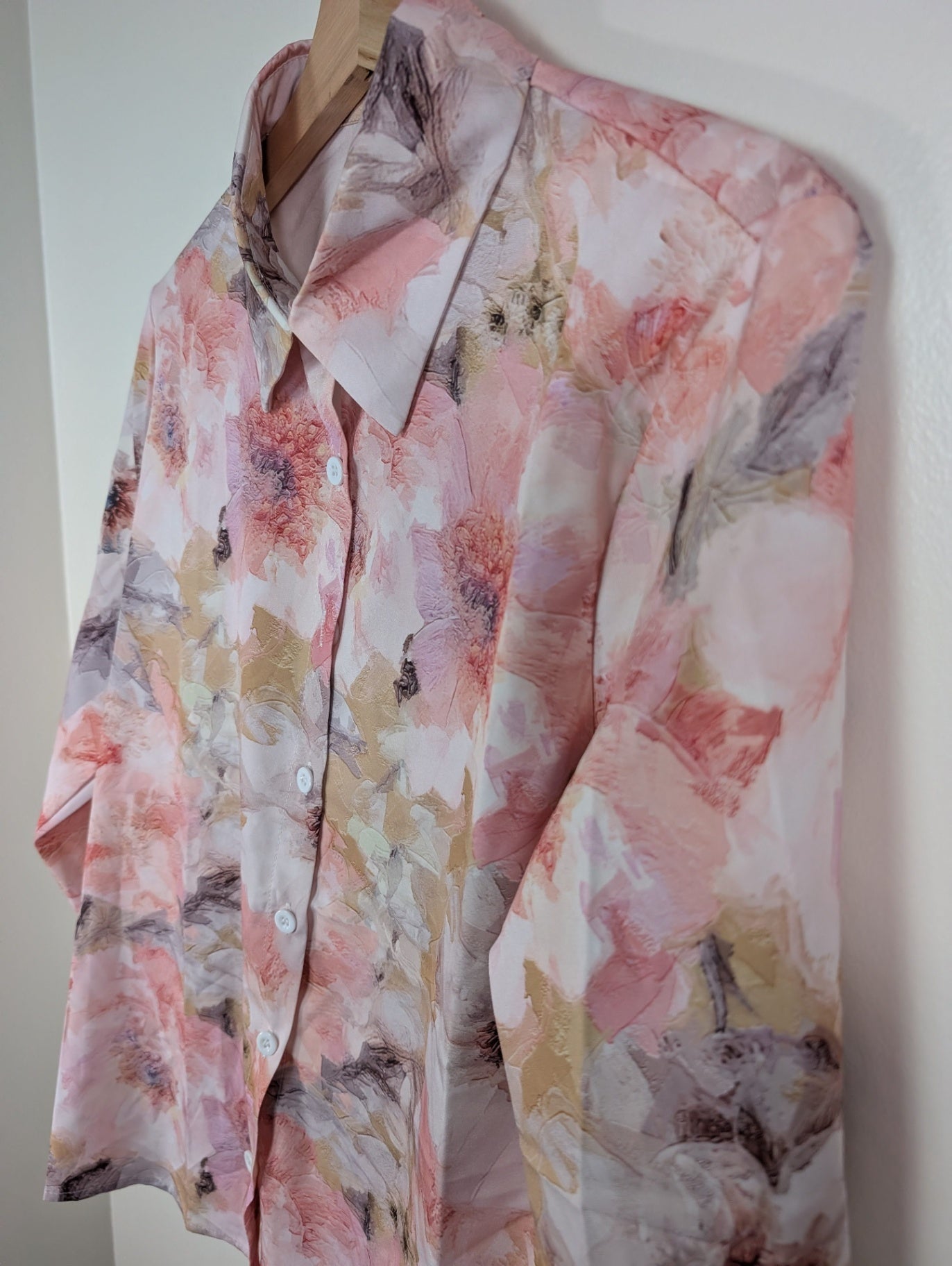Unknown brand pink floral button up - M