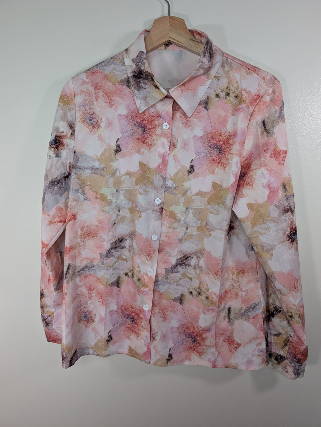 Unknown brand pink floral button up - M