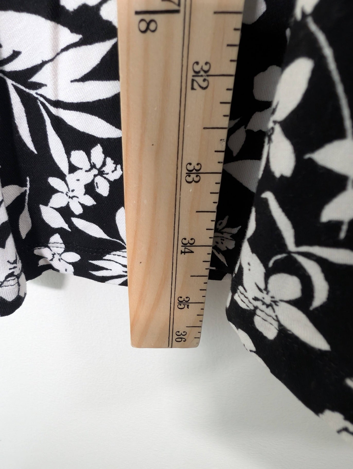 Old Navy black floral dress - M