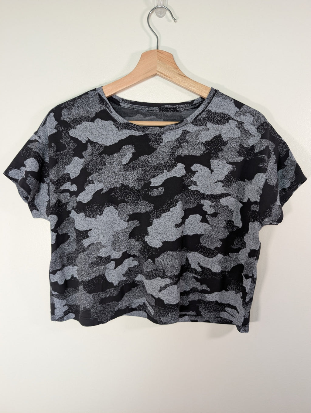 Lululemon cates t-shirt camo - Appears M