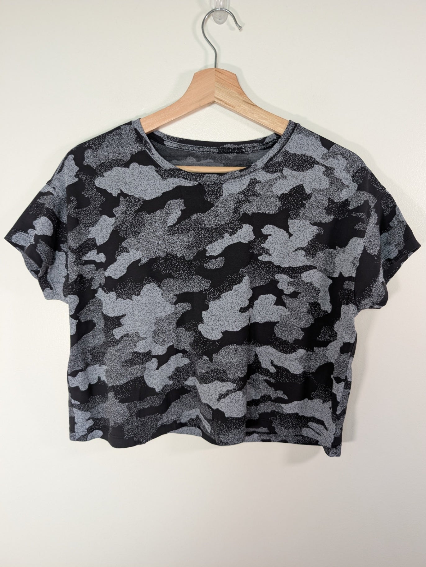 Lululemon cates t-shirt camo - Appears M