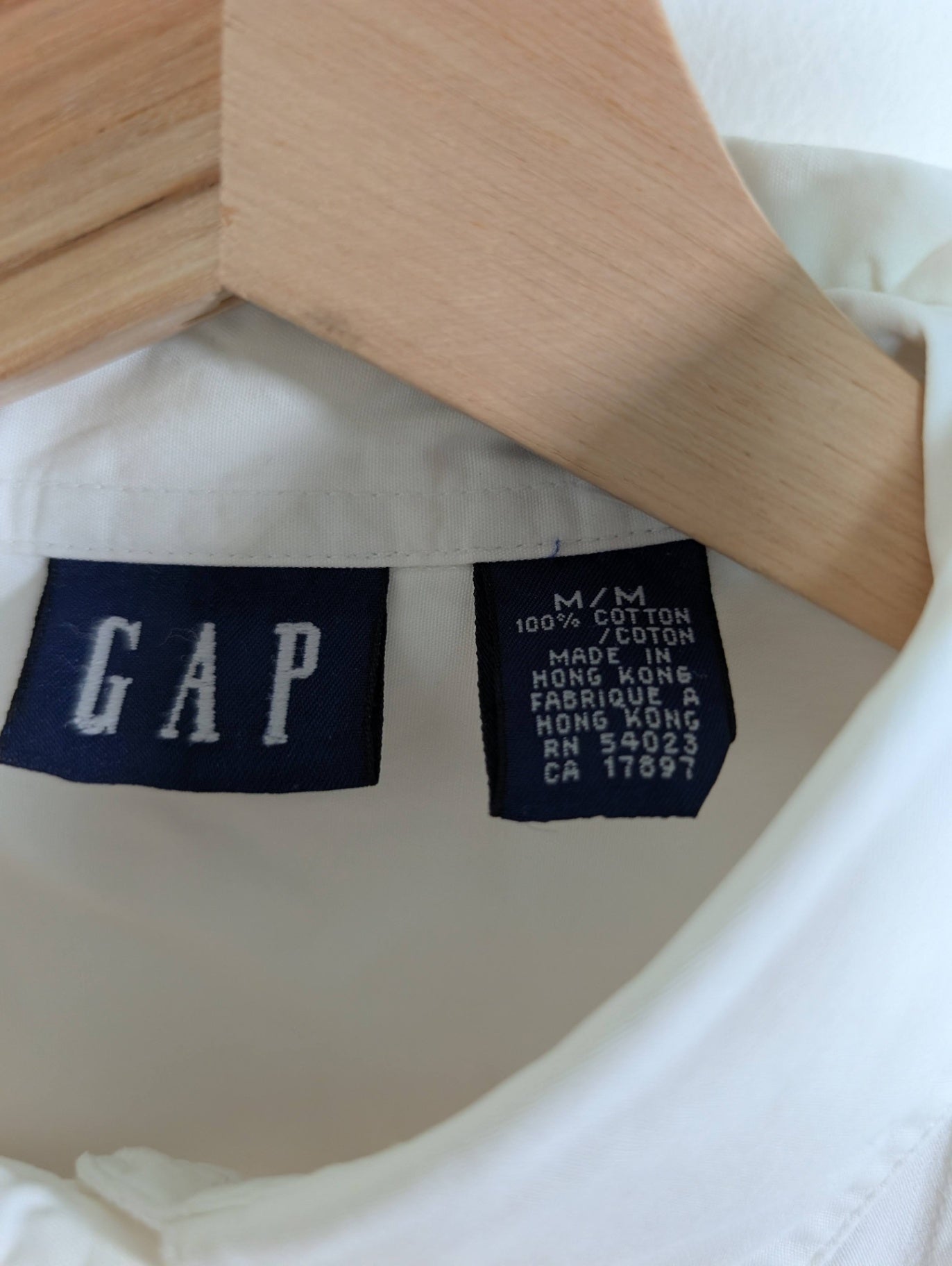 Gap white button down - M