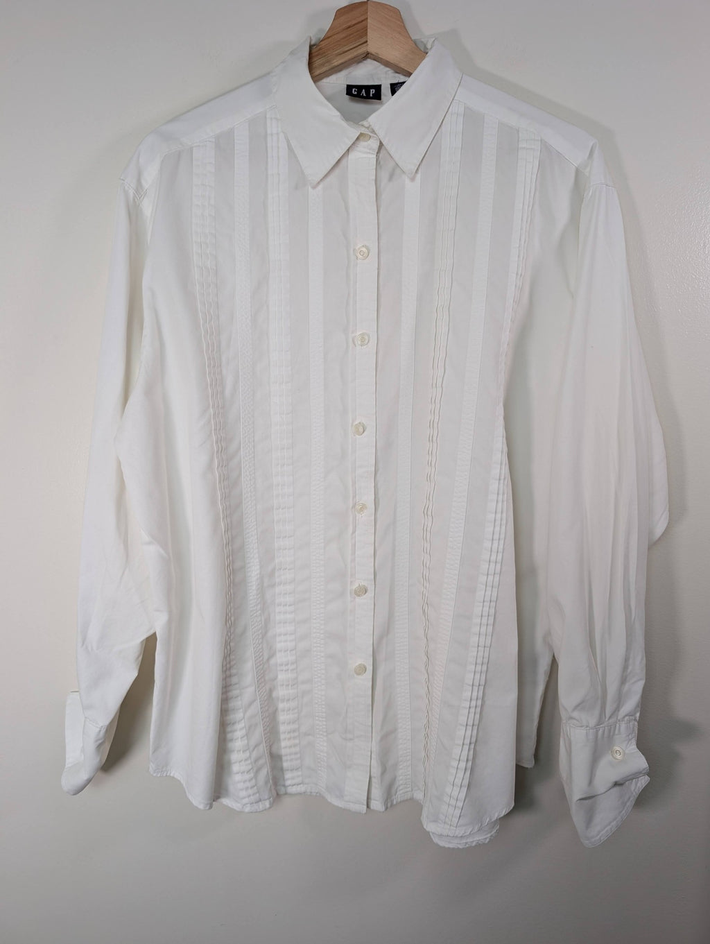 Gap white button down - M