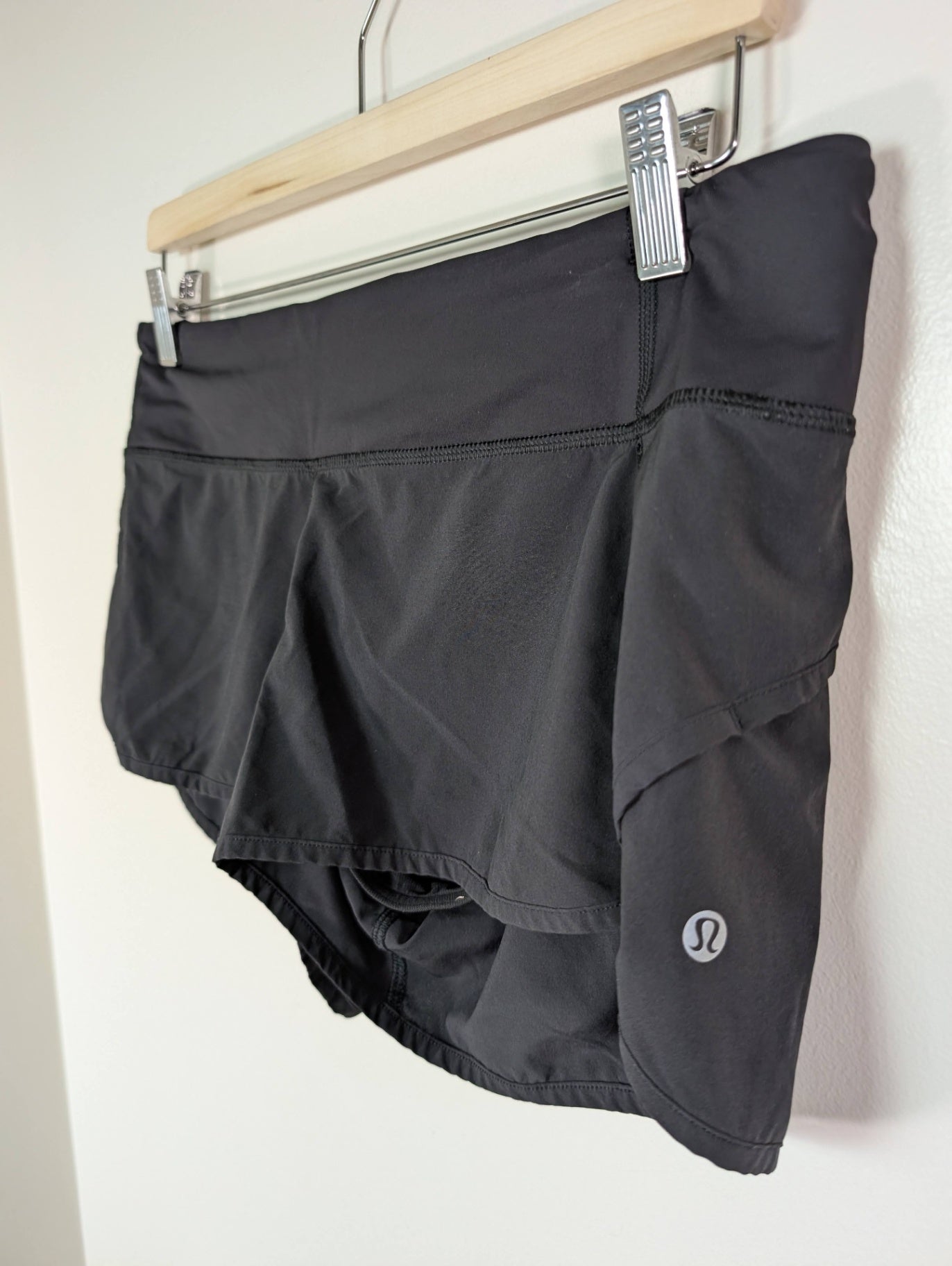 Lululemon black shorts - 8