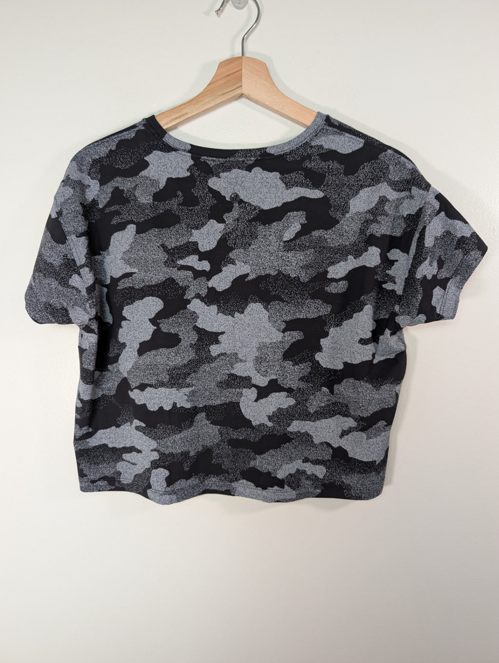Lululemon cates t-shirt camo - Appears M