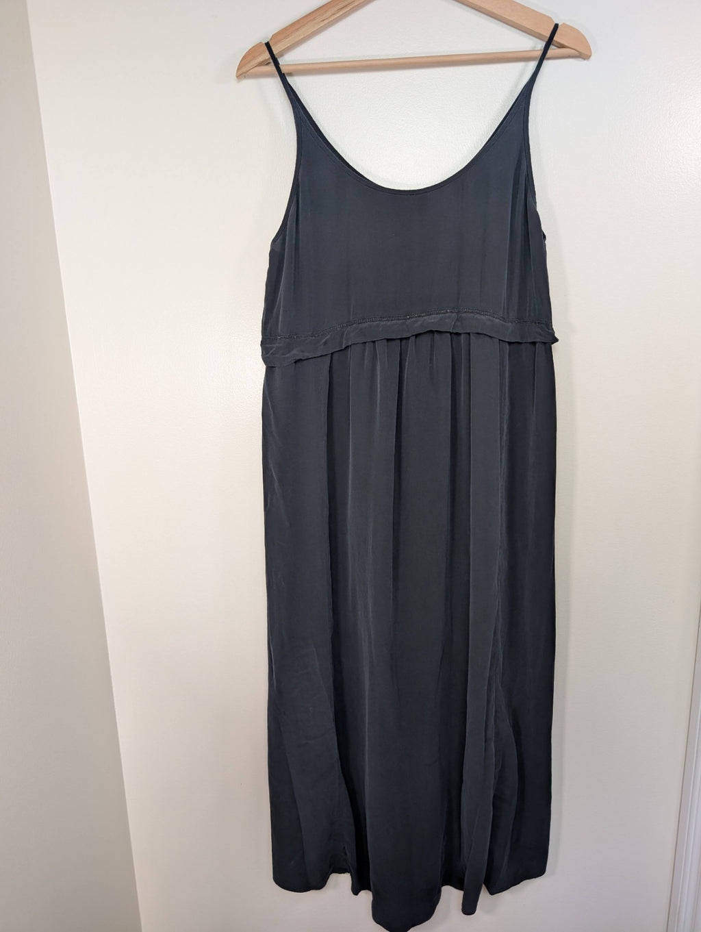 Unknown brand black dress - Appears M