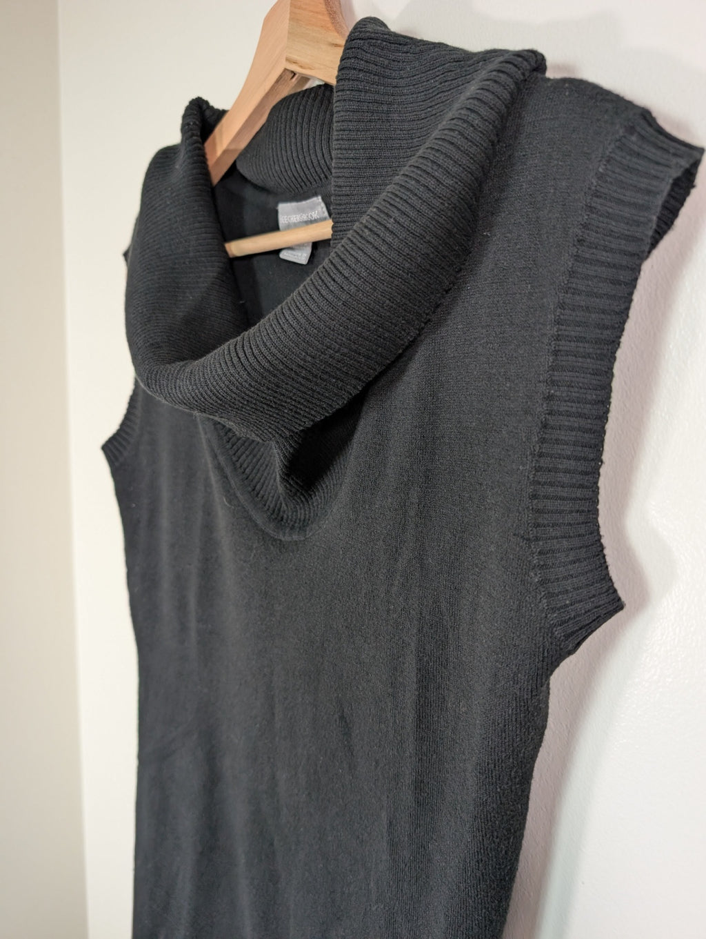 Beechers Brook turtleneck sleeveless knit - M