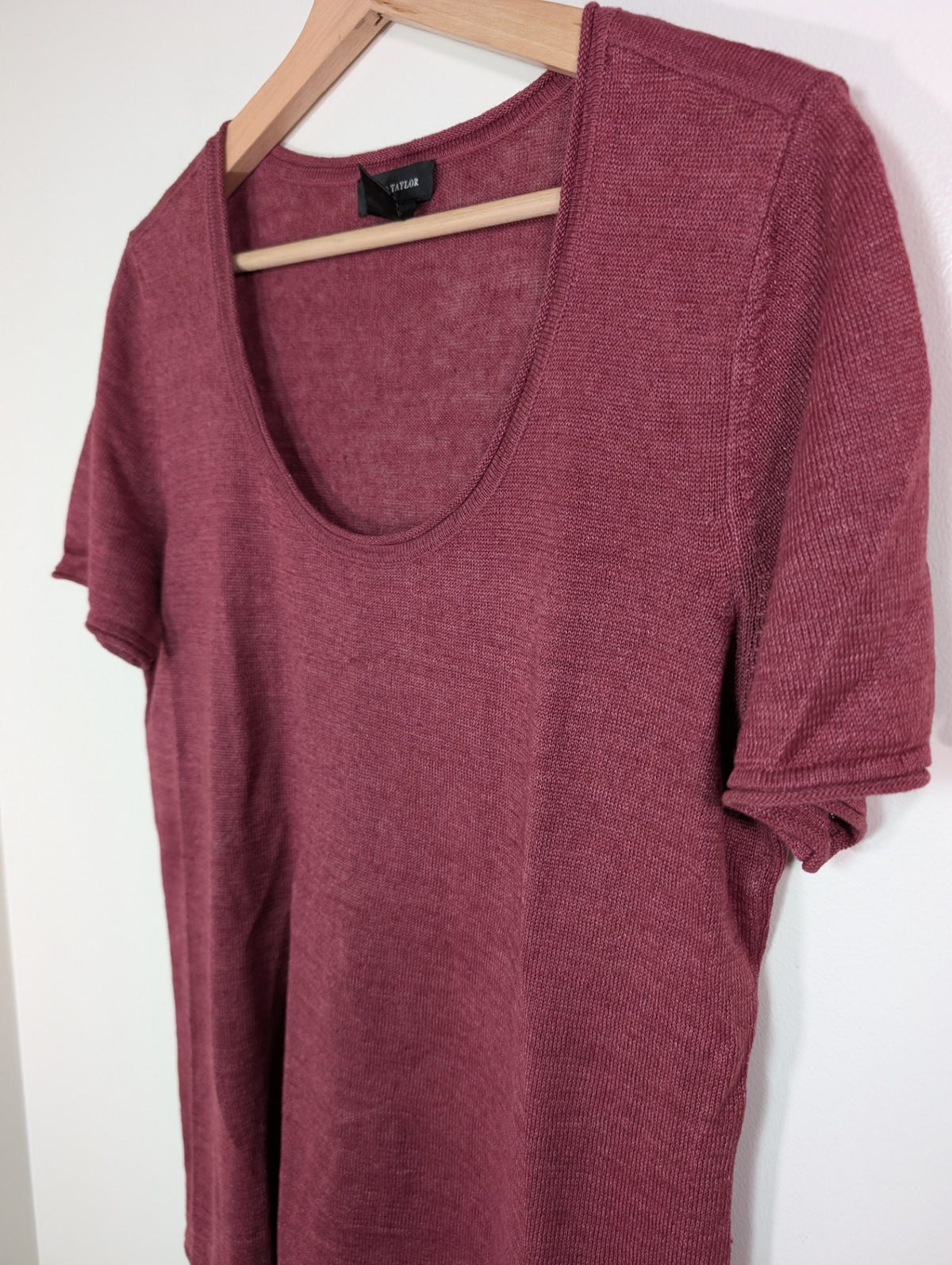 Lord & Taylor 100% linen t-shirt - M