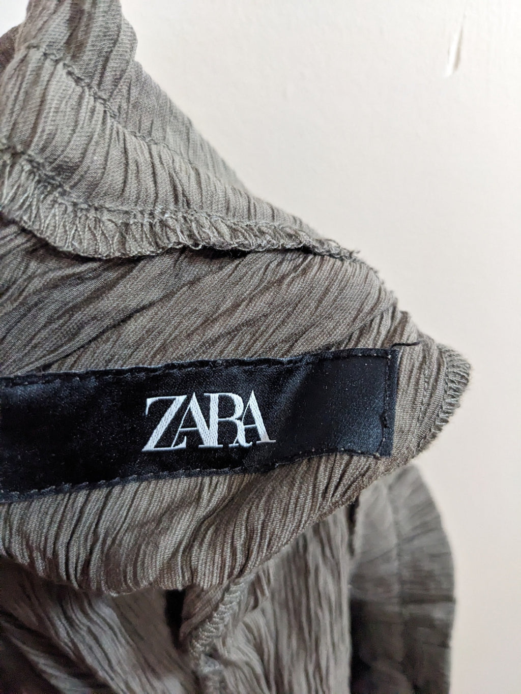 ZARA Crinkle Pants - M
