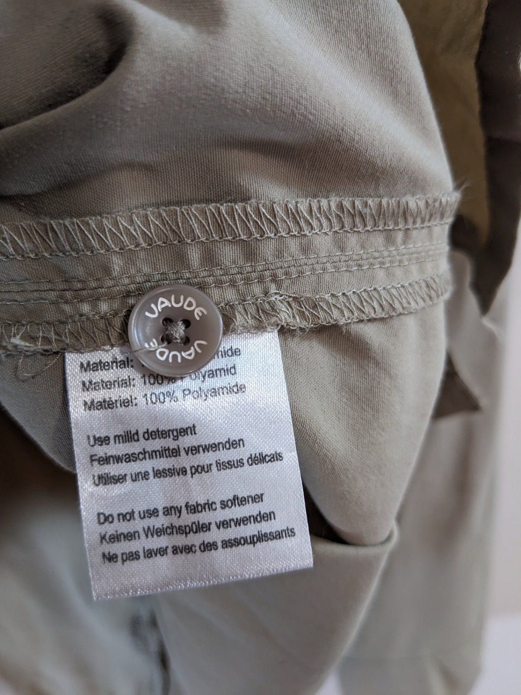 VAUDE Khaki Button Down Shirt - sz 38