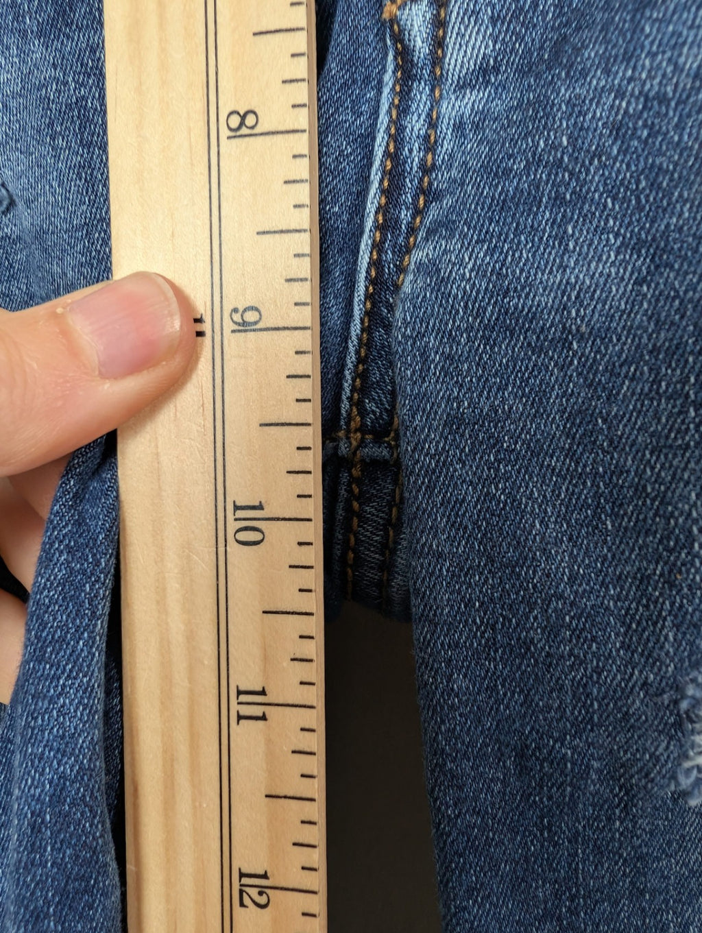 American Eagle distressed jeans -