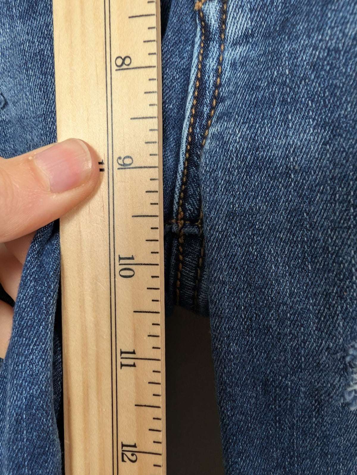 American Eagle distressed jeans -