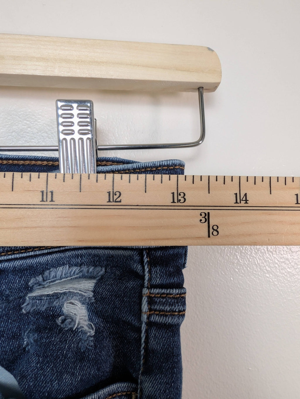 American Eagle distressed jeans -