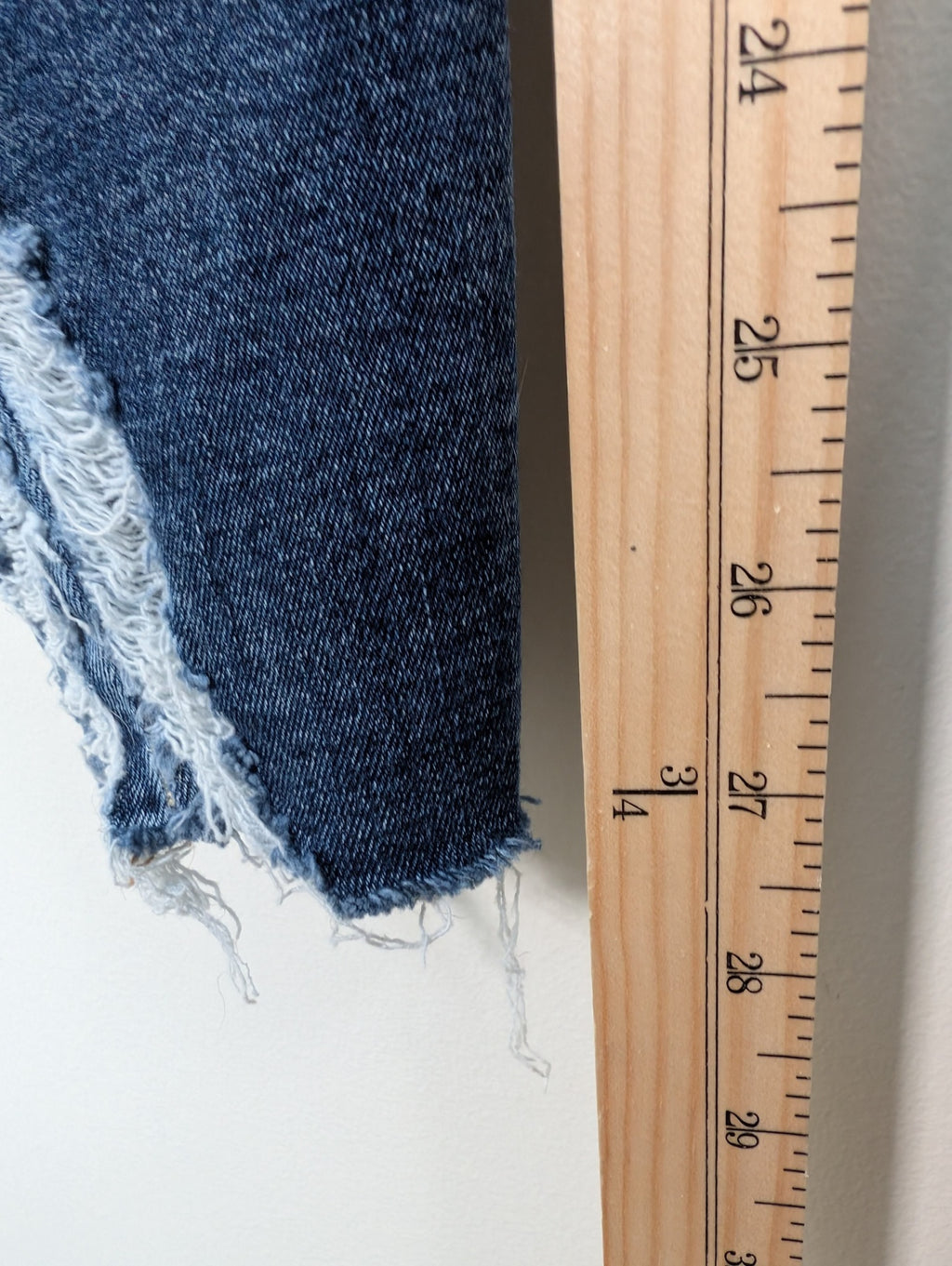American Eagle distressed jeans -