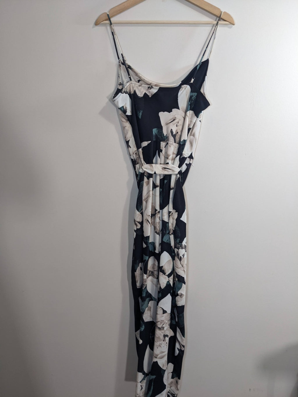 LE CHÂTEAU Black Floral Jumpsuit- S