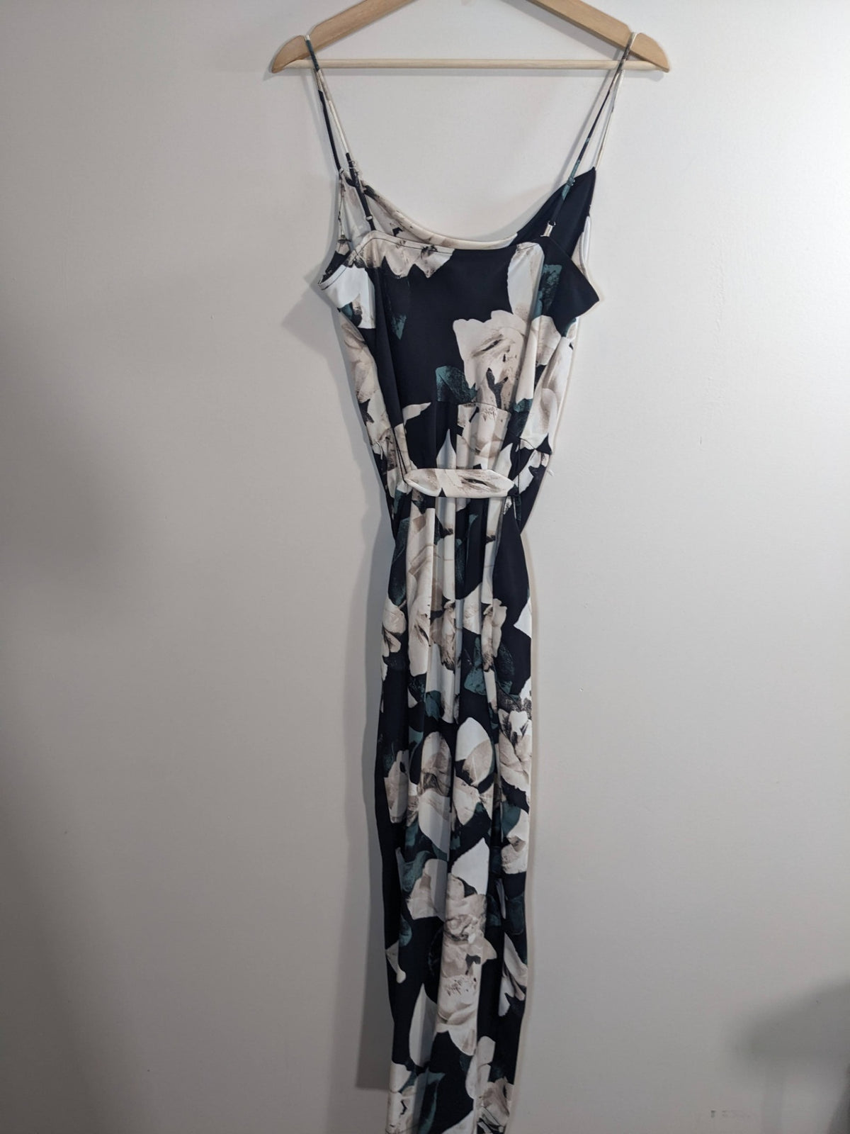 LE CHÂTEAU Black Floral Jumpsuit- S