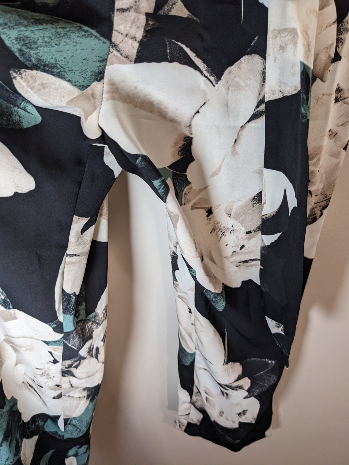 LE CHÂTEAU Black Floral Jumpsuit- S