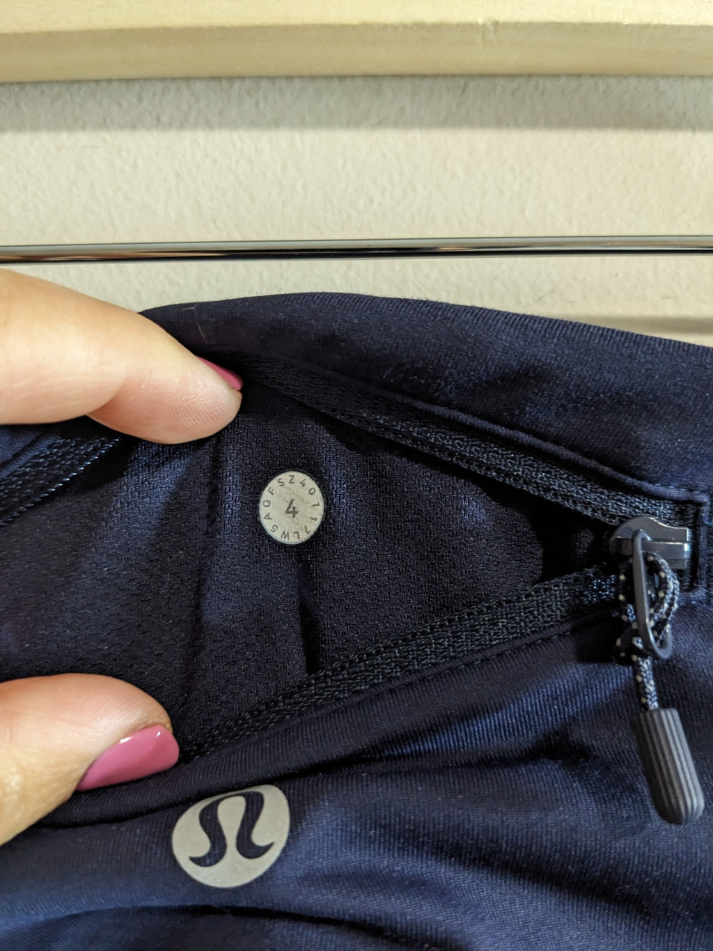 Lululemon Navy Leggings - sz 4