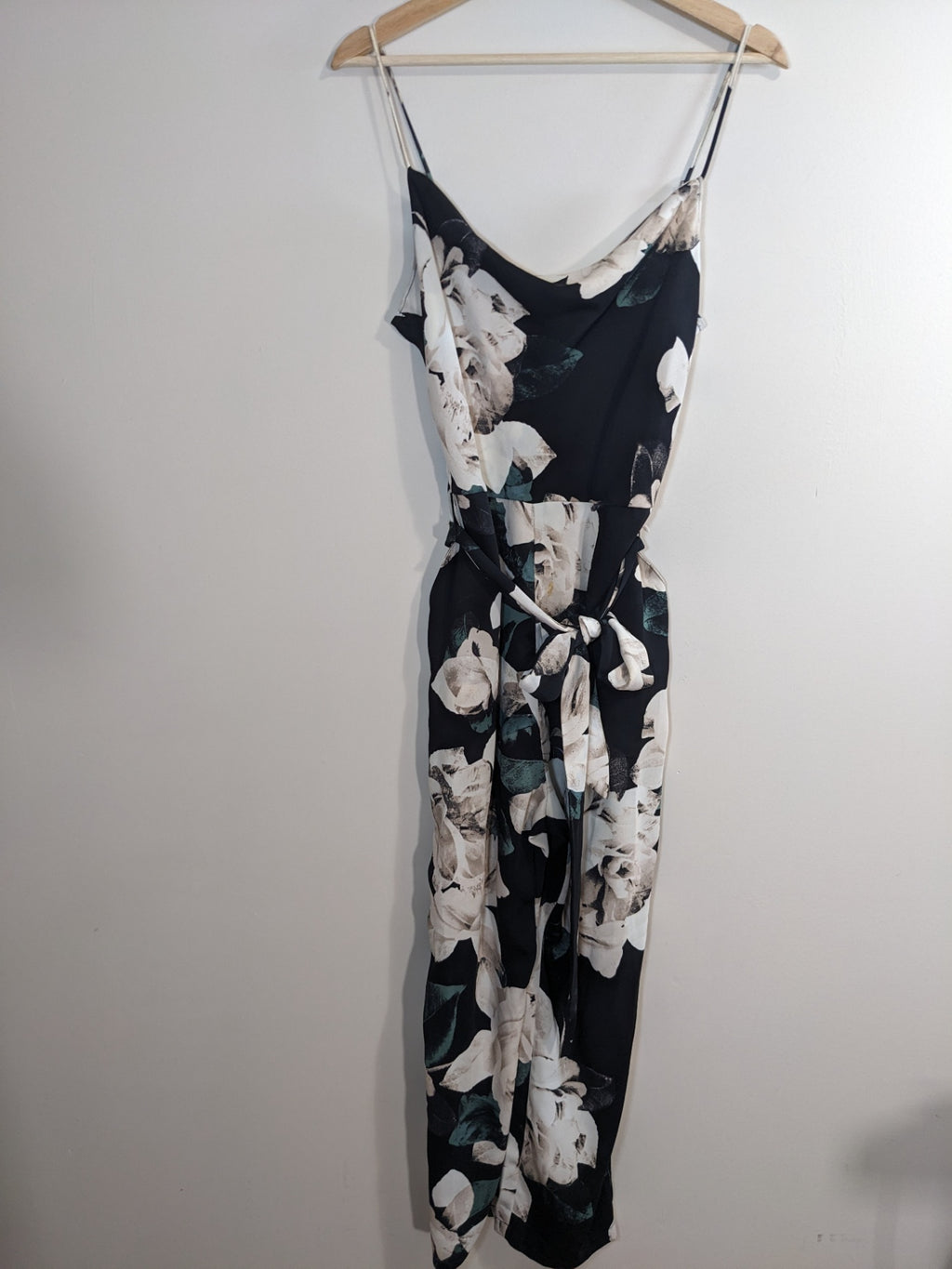 LE CHÂTEAU Black Floral Jumpsuit- S