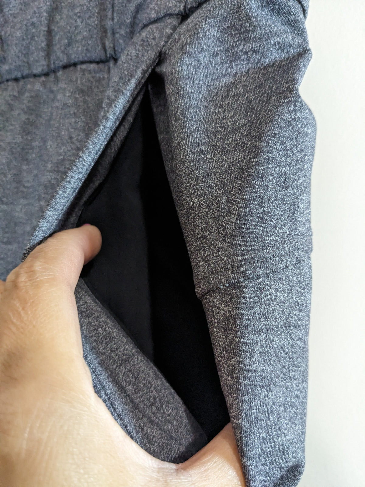 Lululemon On The Fly Grey Pants - sz 12