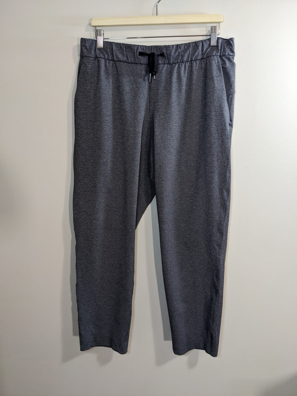 Lululemon On The Fly Grey Pants - sz 12