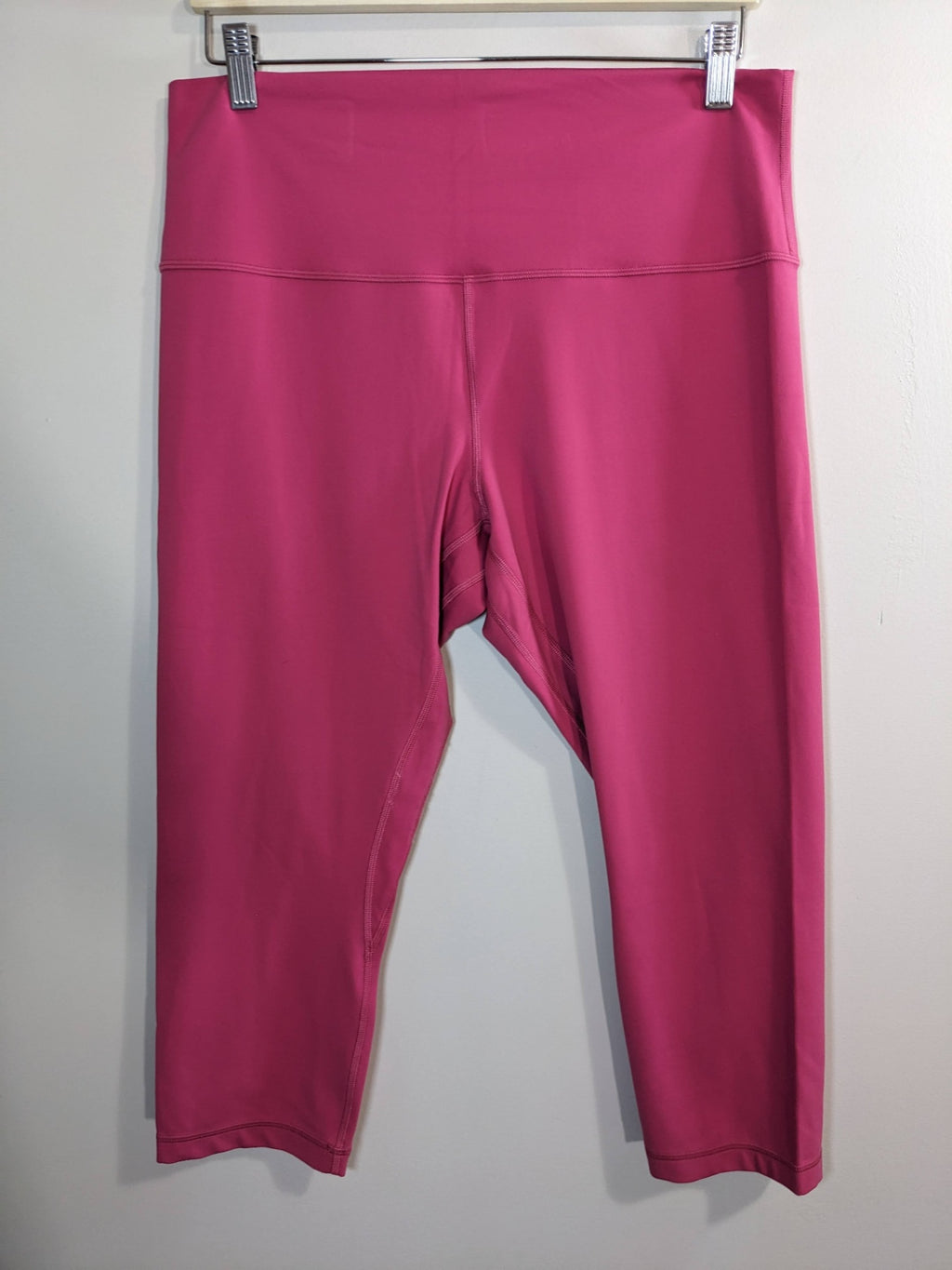 Lululemon Pink Capri Leggings - sz 14