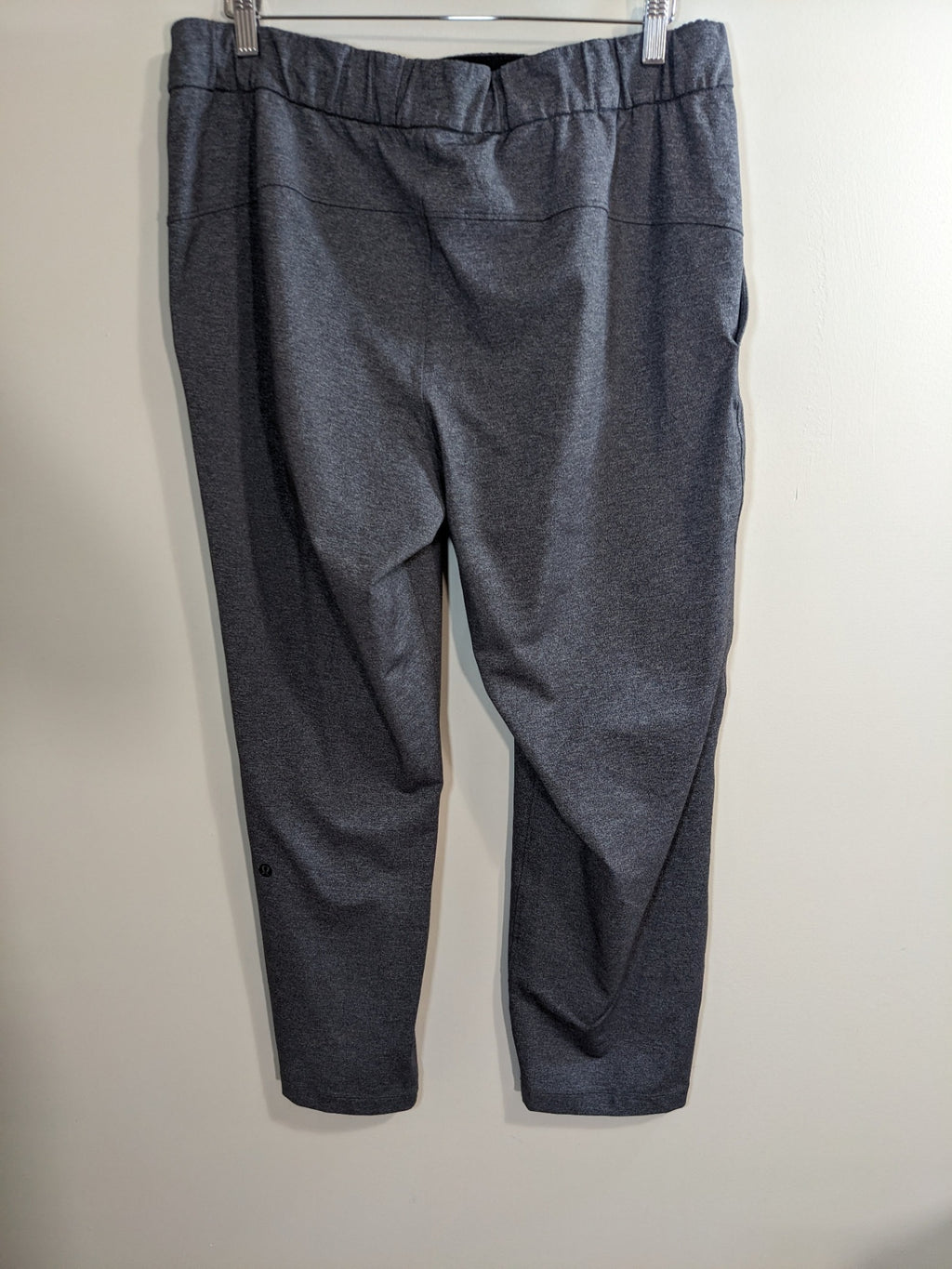 Lululemon On The Fly Grey Pants - sz 12