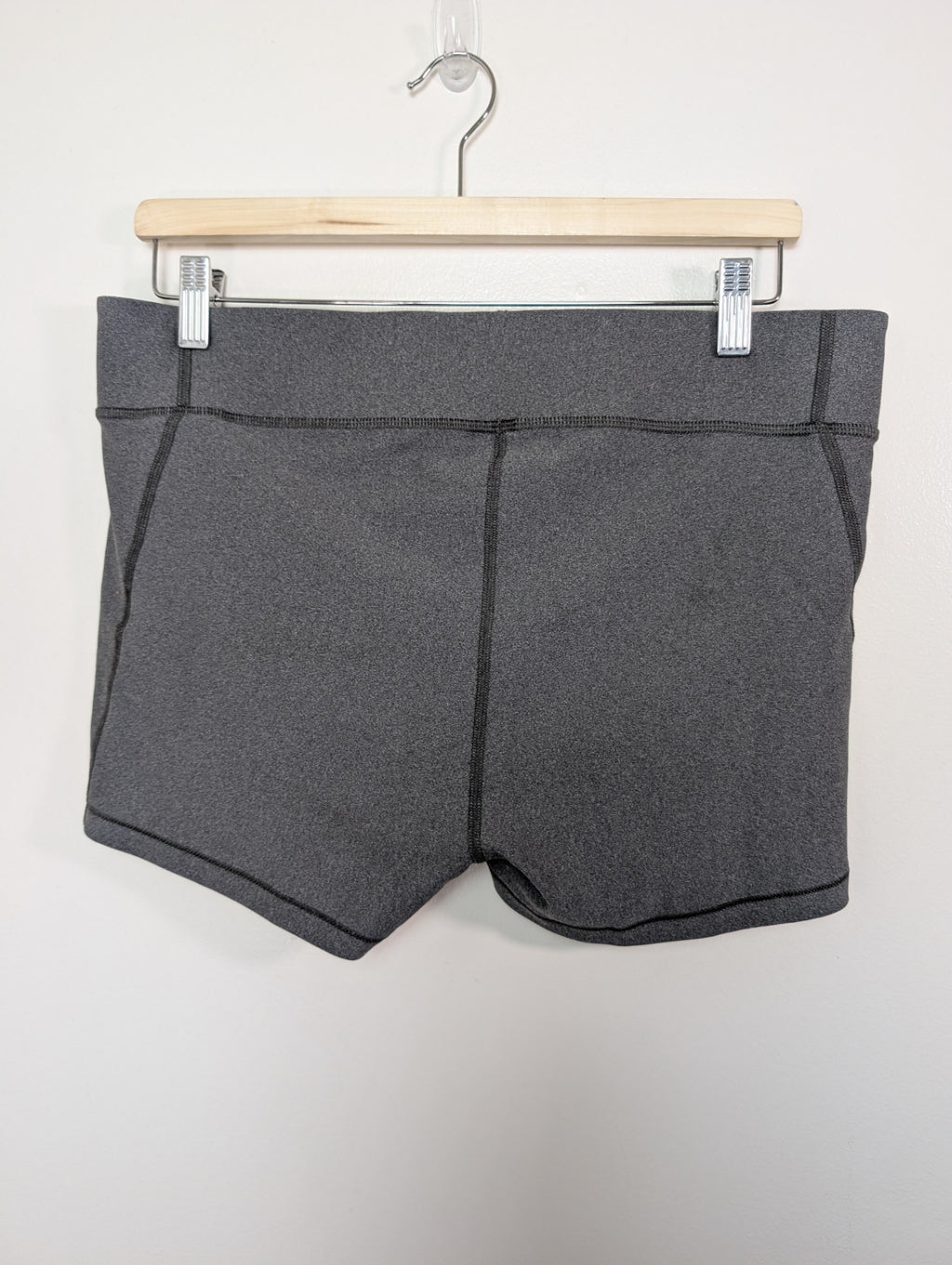 Under Armour shorts - XL
