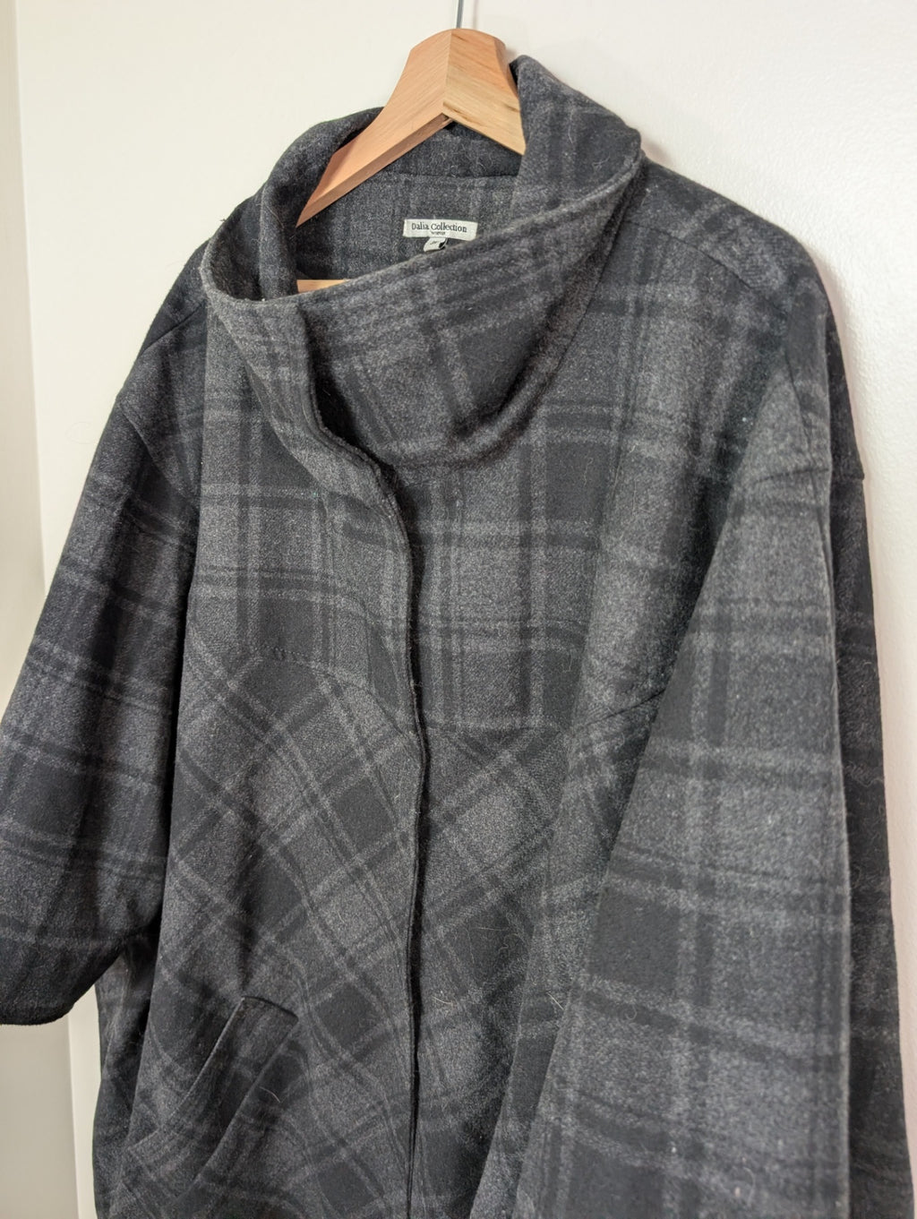 Dalia Collection wool cape - 3XL