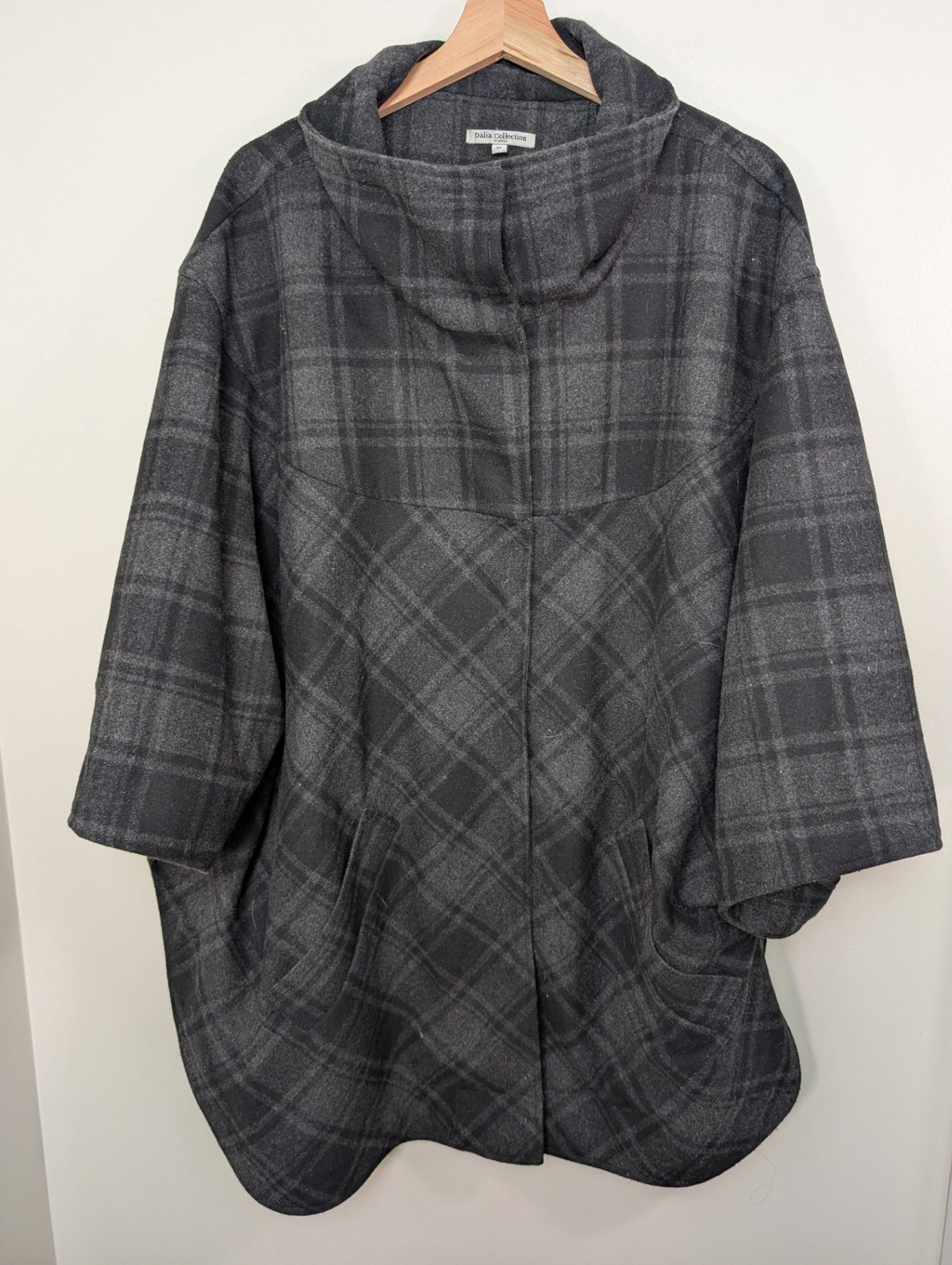 Dalia Collection wool cape - 3XL