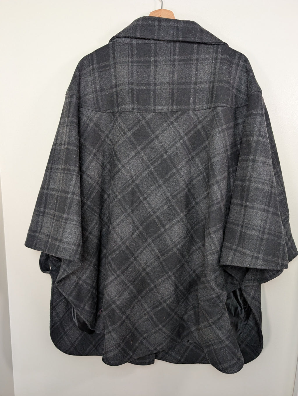 Dalia Collection wool cape - 3XL