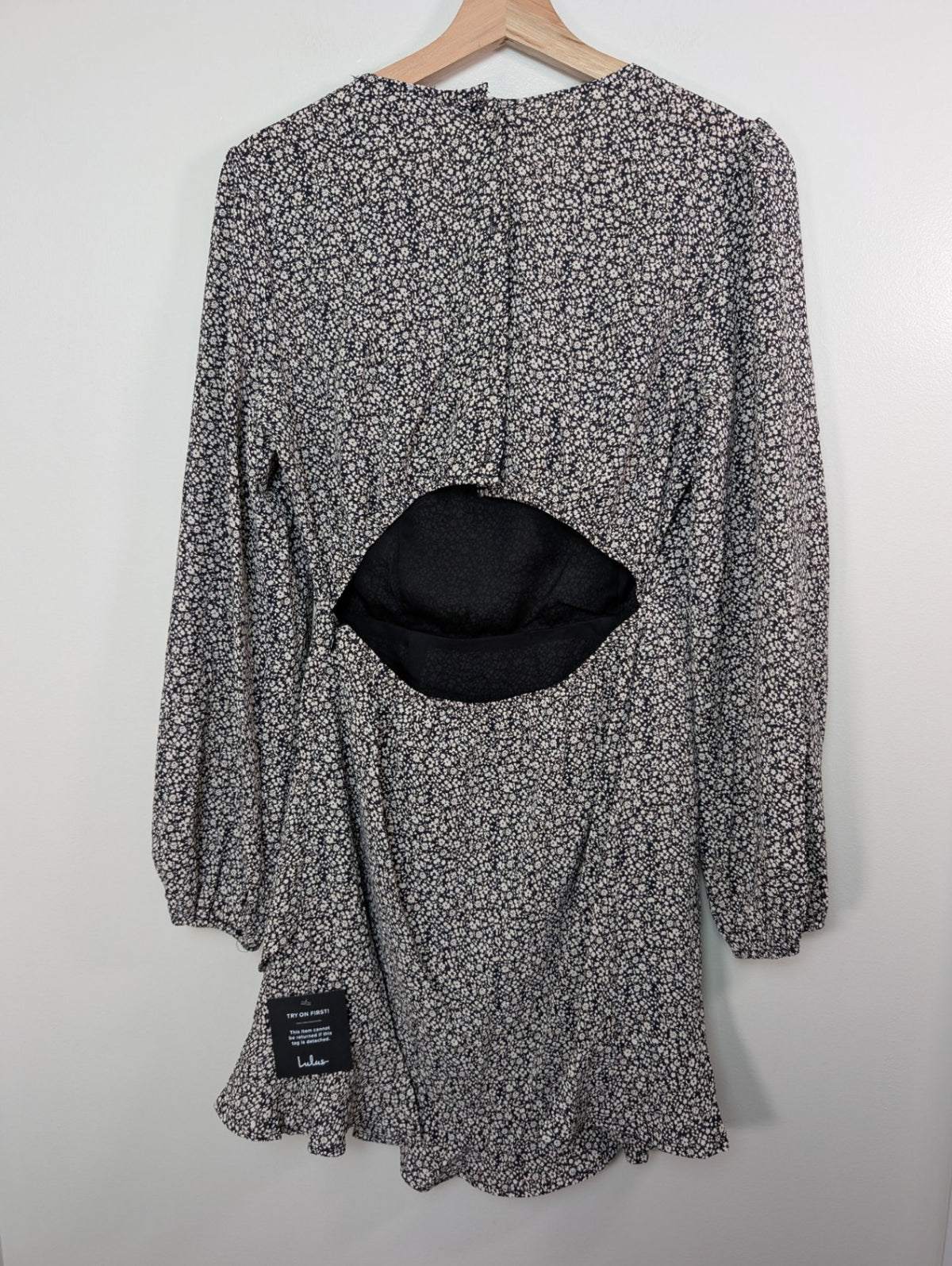 NWT Lulus dress - M