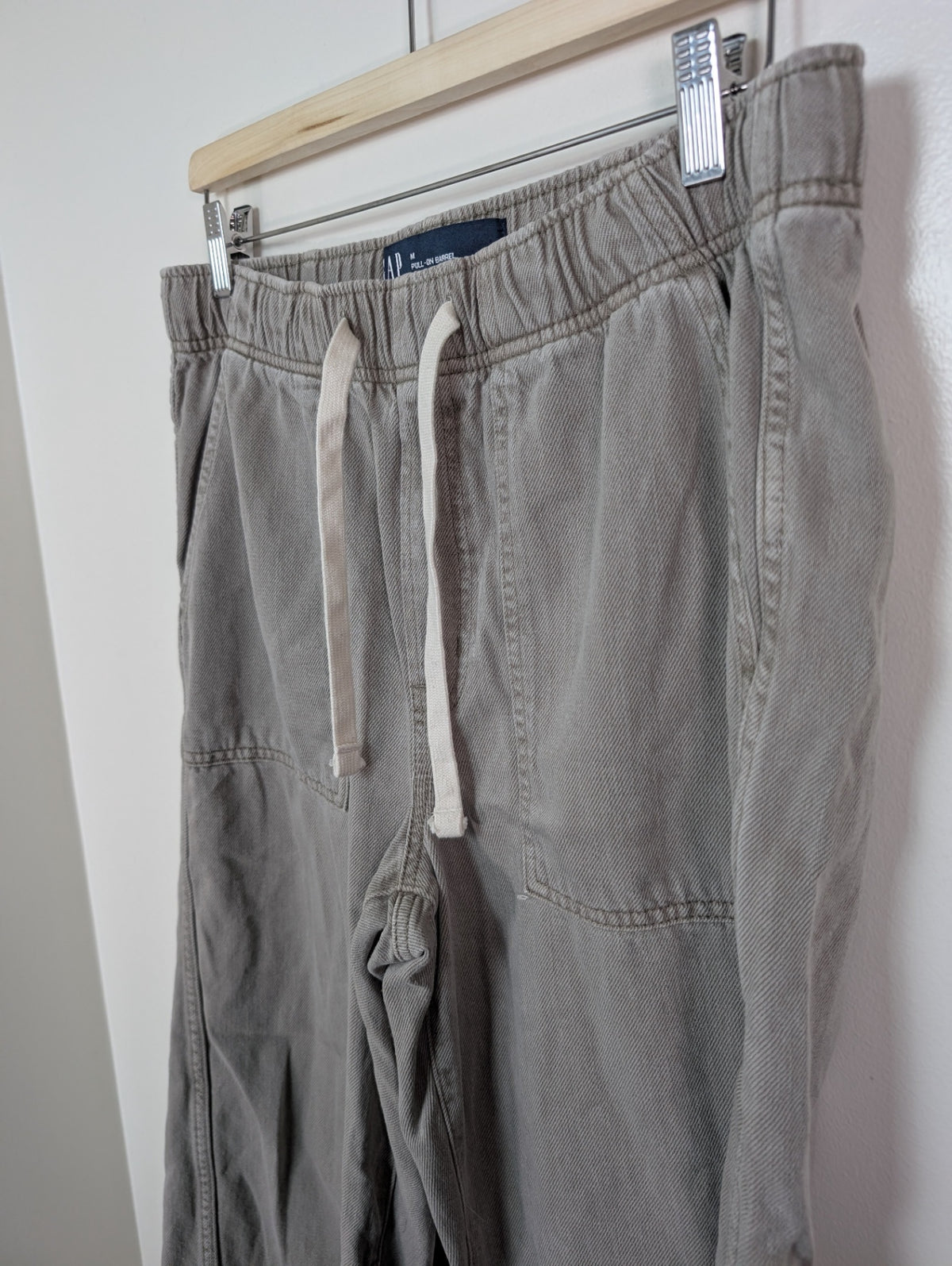 Gap pull-on barrel pant - M