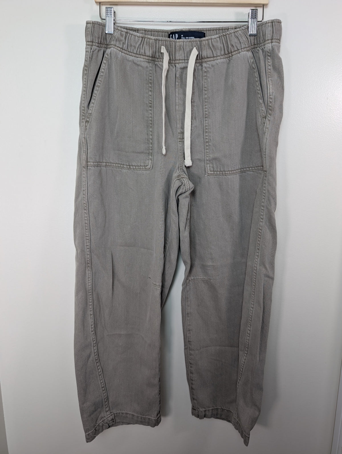Gap pull-on barrel pant - M