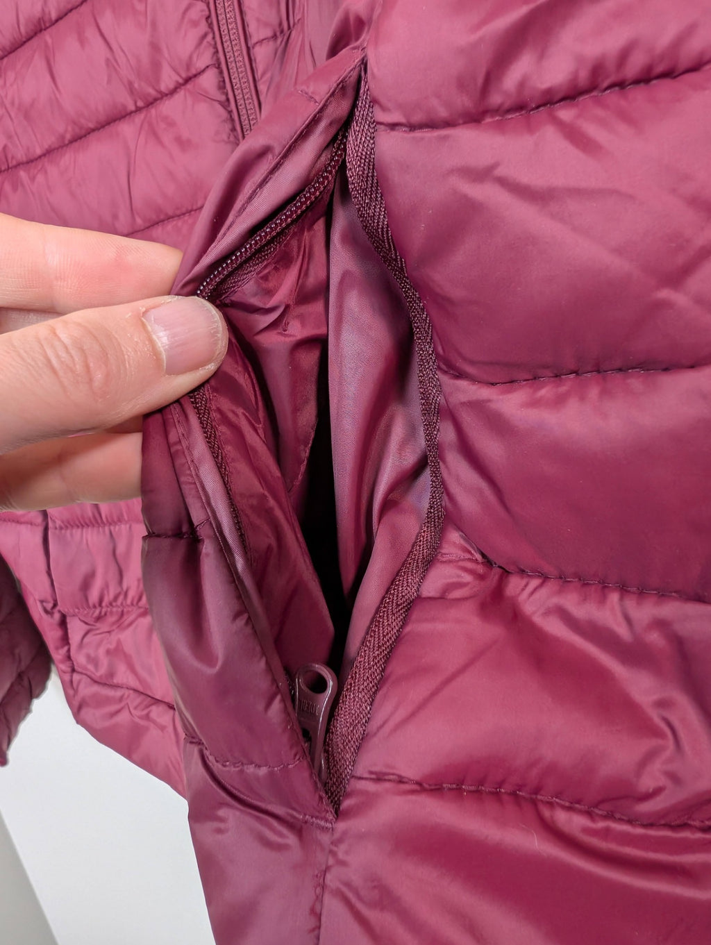 Old Navy burgundy puffer - S