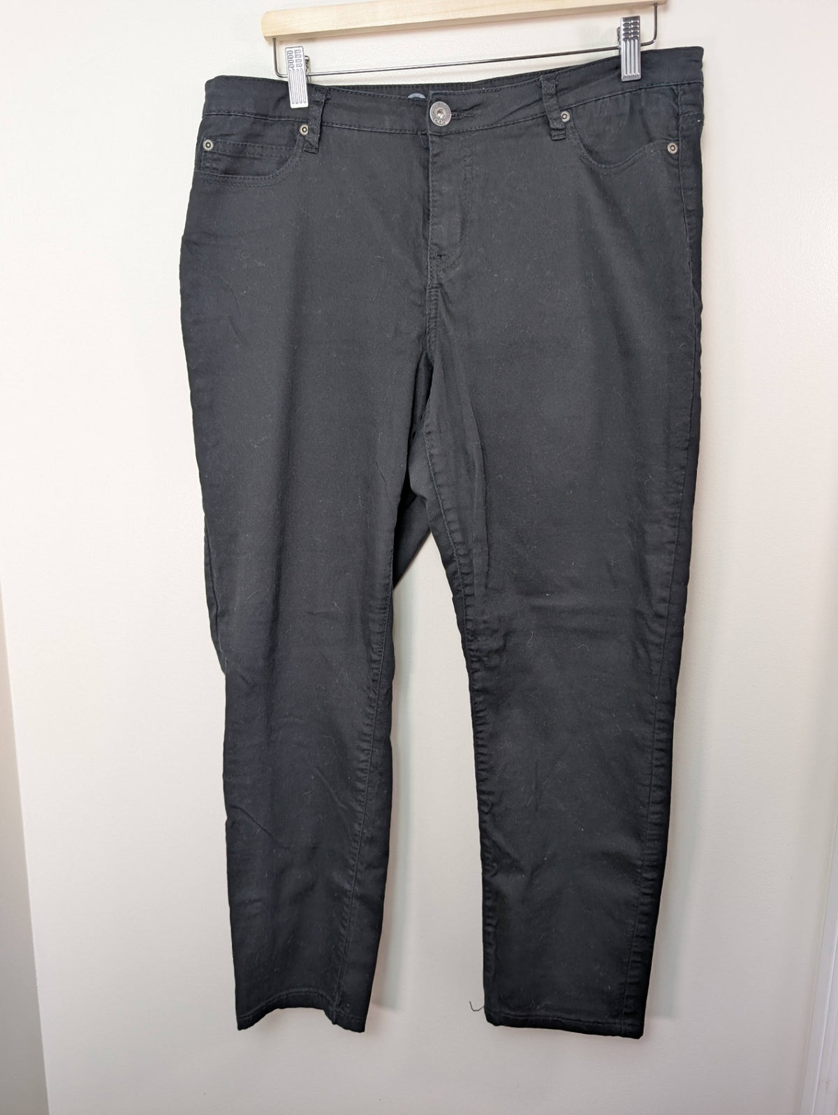 Warehouse One black mid rise skinny - 36 short