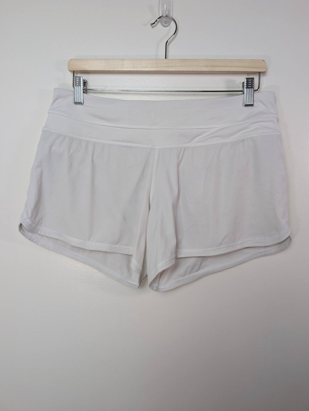Lululemon white shorts - 8